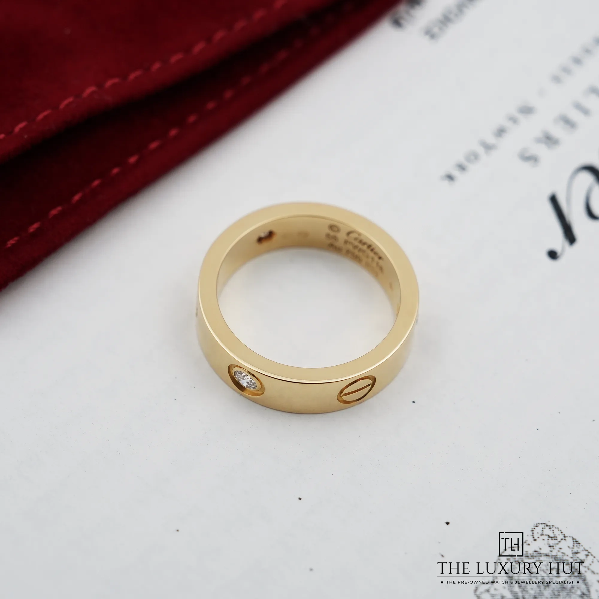 2026/03/1b7b0fcb-4f67-4cea-981e-965d858aef17Cartier_3_Diamonds_LOVE_Ring_Classic_52796-b.jpg.webp