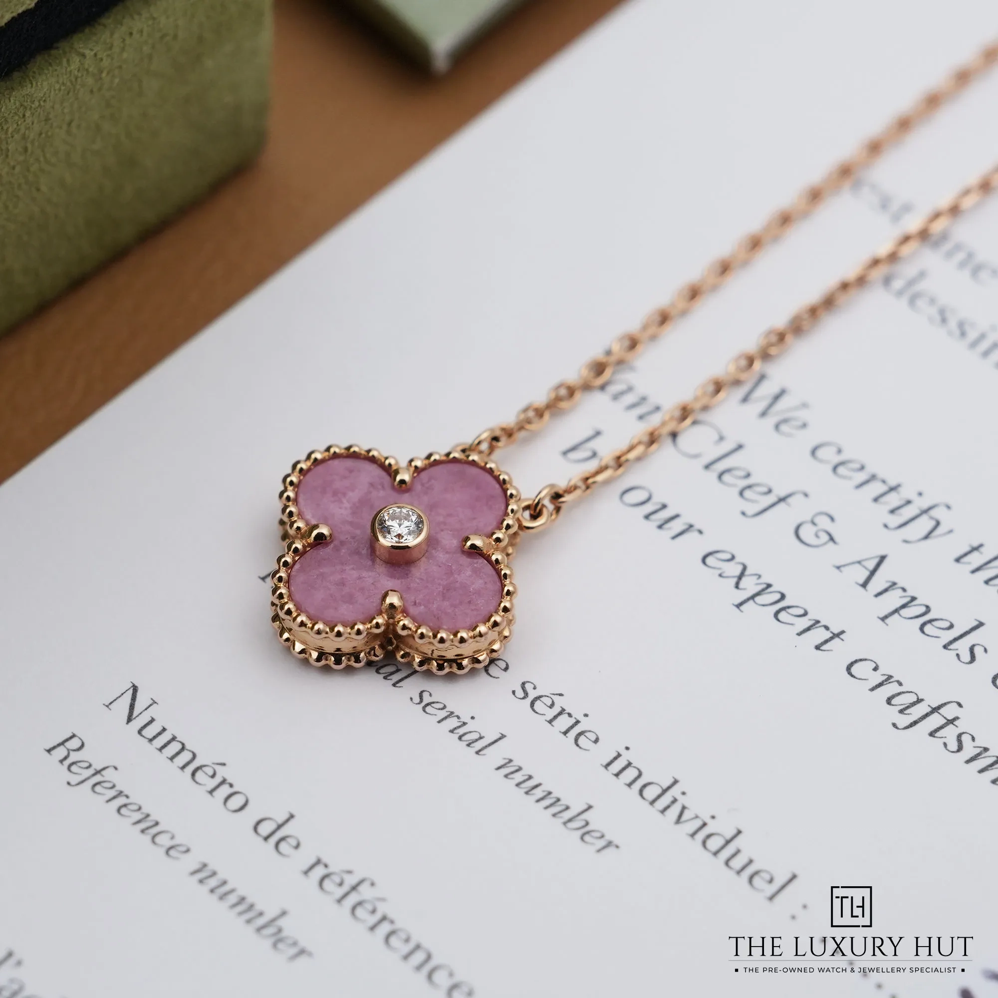 2026/03/23092a5e-a548-4c75-94f7-a43062e939d8Van_Cleef_Arpels_hodonite_Diamond_Holiday_Pendant_52825-c.jpg.webp
