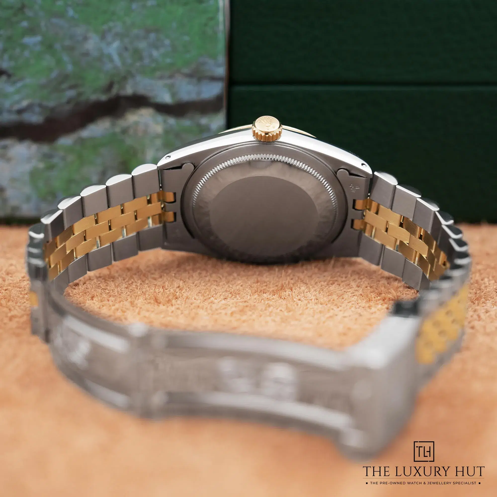 2026/03/2e5ef172-9ac3-4ca0-80e9-83902b8116fdRolex_Datejust_36mm_Champagne_Dial_52716-c.jpg.webp