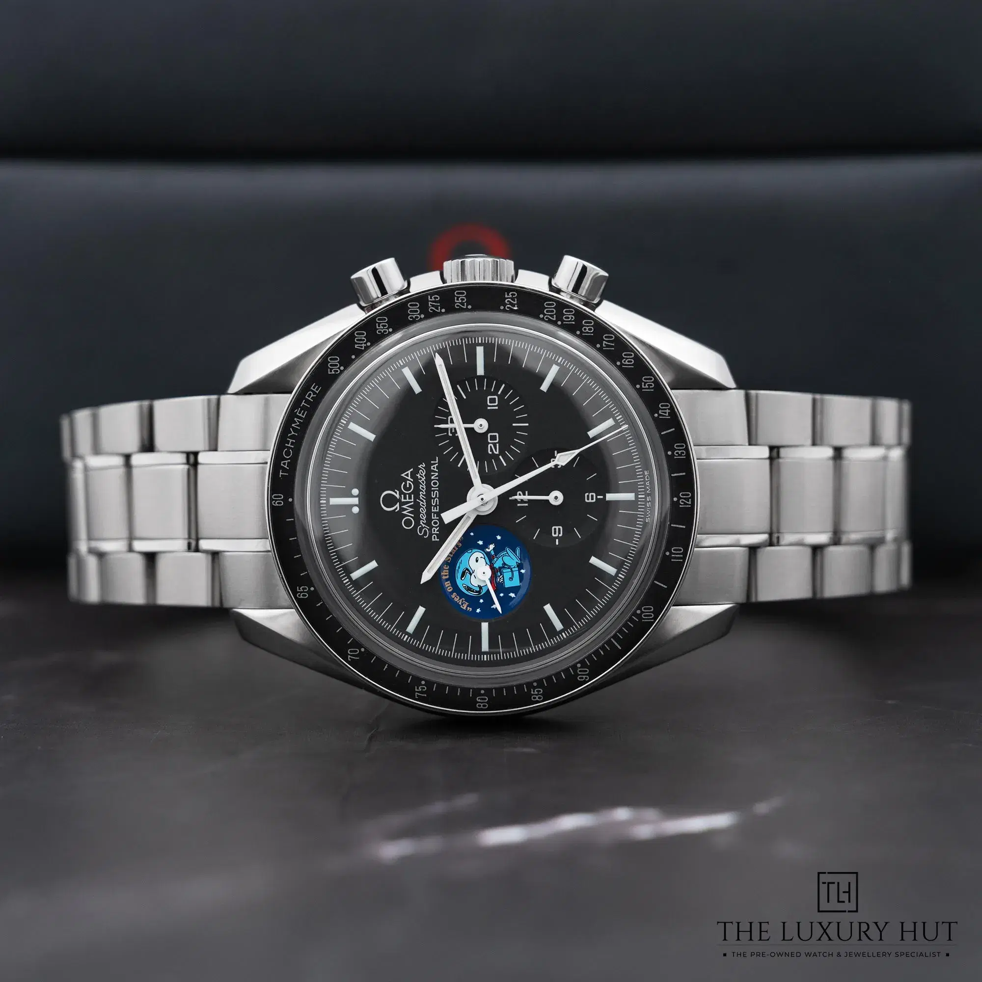 2026/03/35bd1847-a843-418d-bbfa-63cda29d82f4Omega_Speedmaster_Snoopy_Edition_Moonwatch_52680-f.jpg.webp
