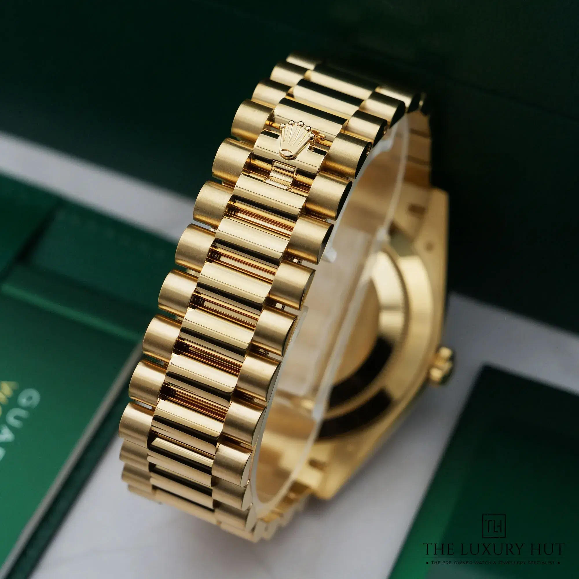 2026/03/3813e0f9-29d7-4617-acaa-5d773eb95980Rolex_Day-Date_40_Yellow_Gold_Champagne_Diamond_52766-e.jpg.webp