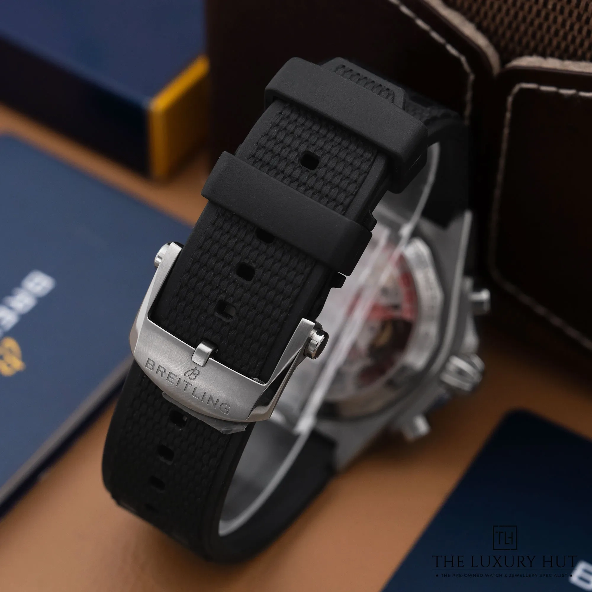 2026/03/3e7d1b76-013f-4b23-a31b-9c2f31999fe5Breitling_Chronomat_B01_42mm_Titanium_Grey_52768-e.jpg.webp