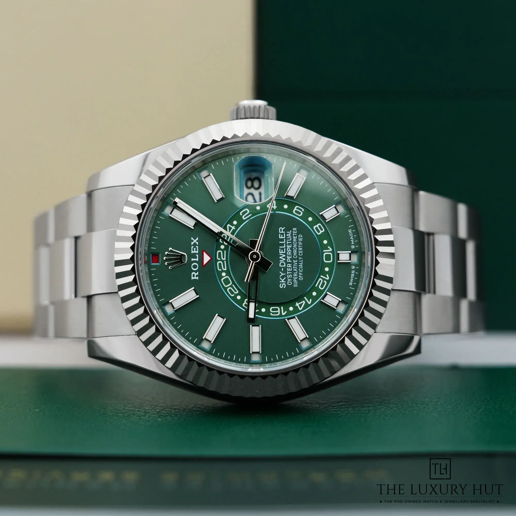 2026/03/48dc2822-208c-48de-b8df-483238a82357Rolex_Sky-Dweller_42mm_Mint_Green_Dial_LB864-c.jpg.webp