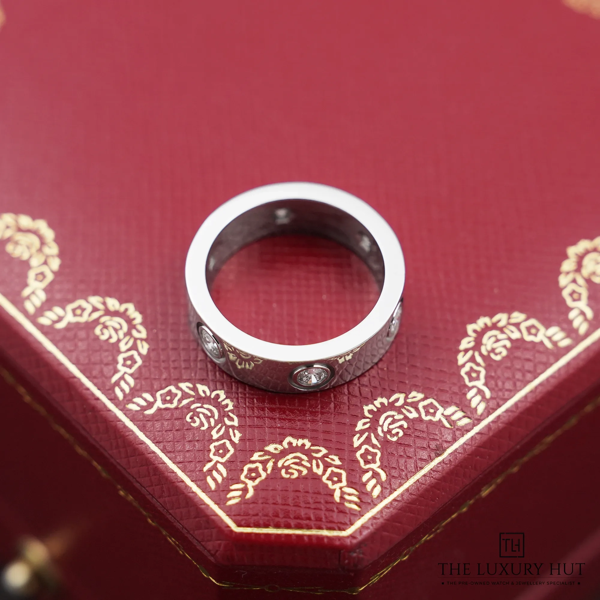 2026/03/4c4df540-31aa-4267-9685-2408c4eaecc2Cartier_6_Diamonds_LOVE_Ring_LB866-b.jpg.webp
