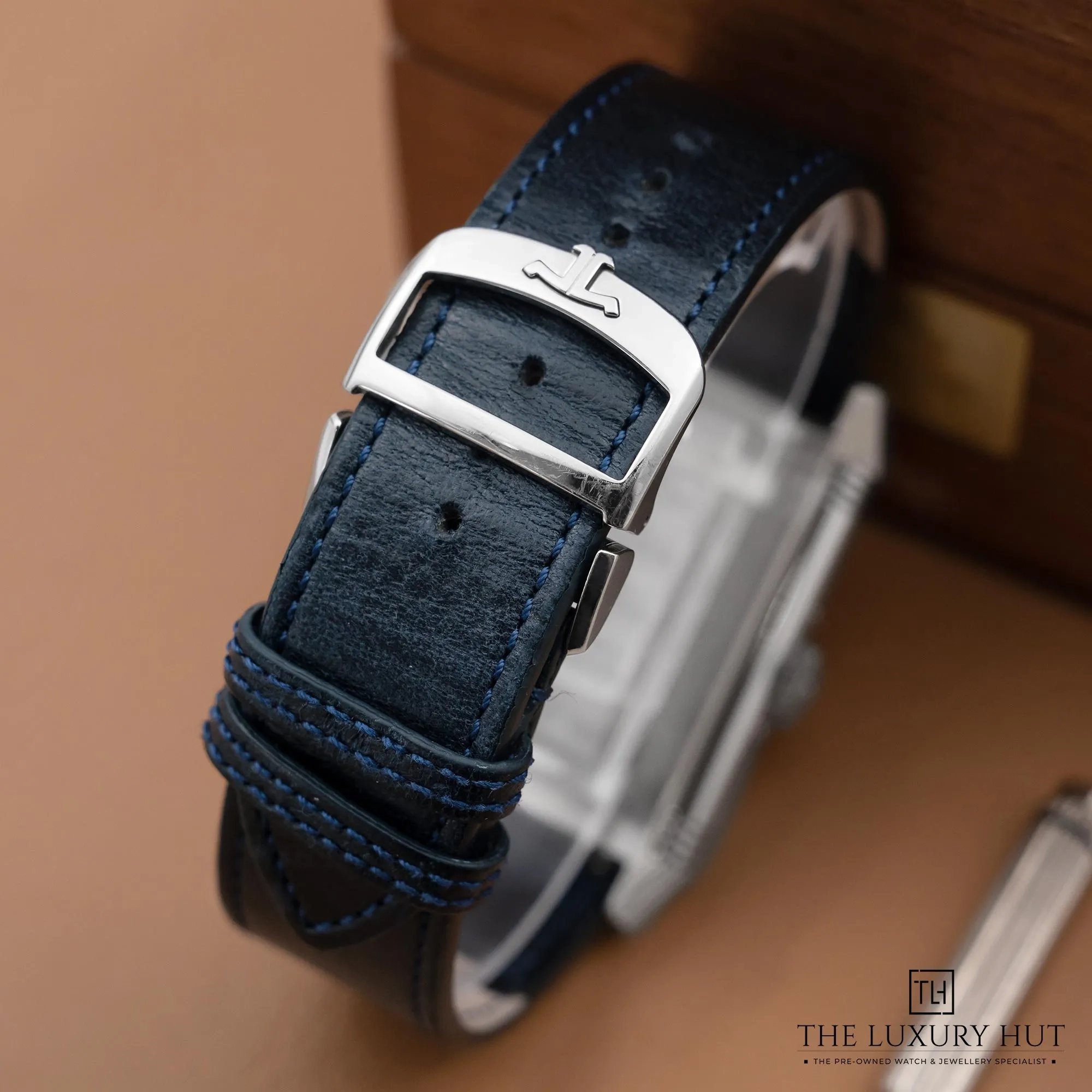 2026/03/4ee4722c-b6a5-422c-9108-3f8074c3cb8fJaeger_LeCoultre_Reverso_Tribute_Duoface_Calendar_52723-d.jpg.webp