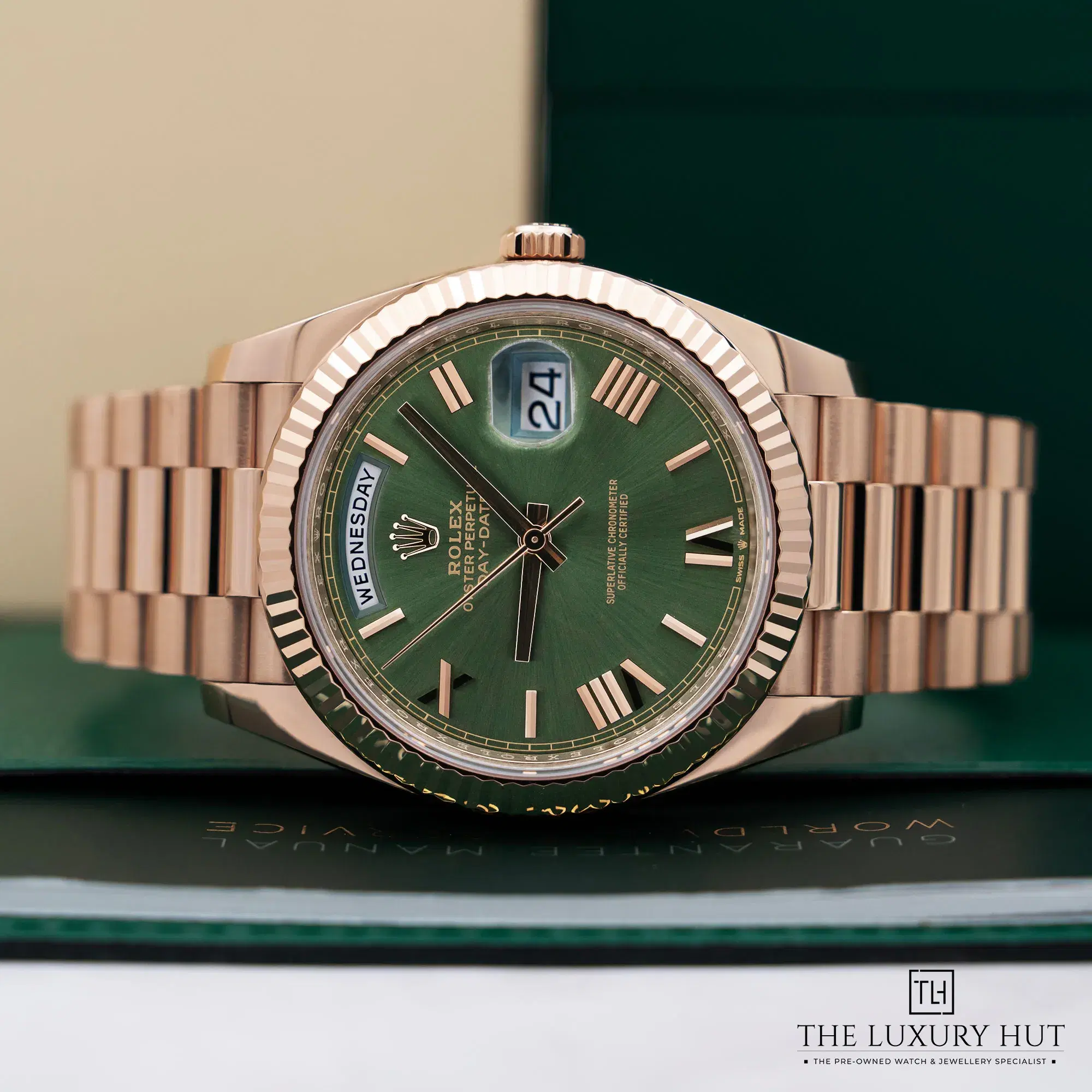 2026/03/5396e9e1-abc7-49e2-8b9f-5bdef9399db9Rolex_Day-Date_40mm_Everose_Olive_Green_LB848-c.jpg.webp