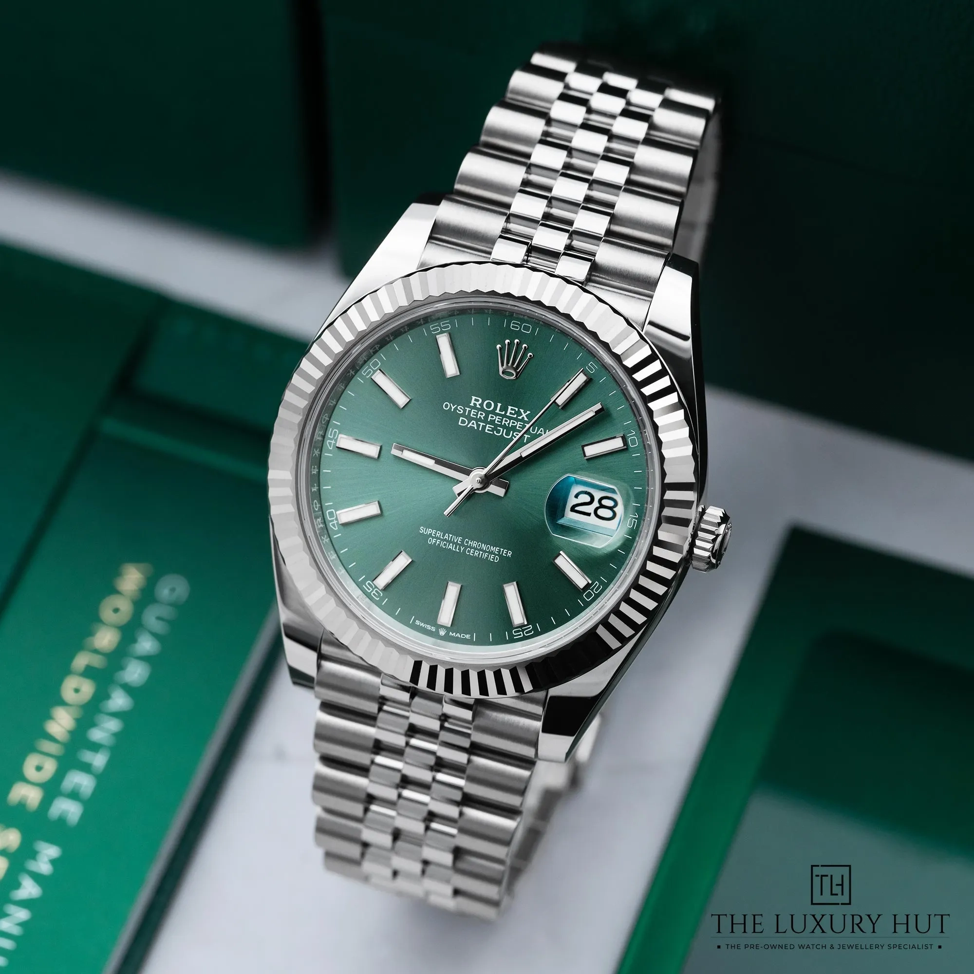 2026/03/5acc44cd-7ce7-426d-bc71-37ab70ed5a4bRolex_Datejust_41_Mint_Green_Baton_Dial_52722-b.jpg.webp