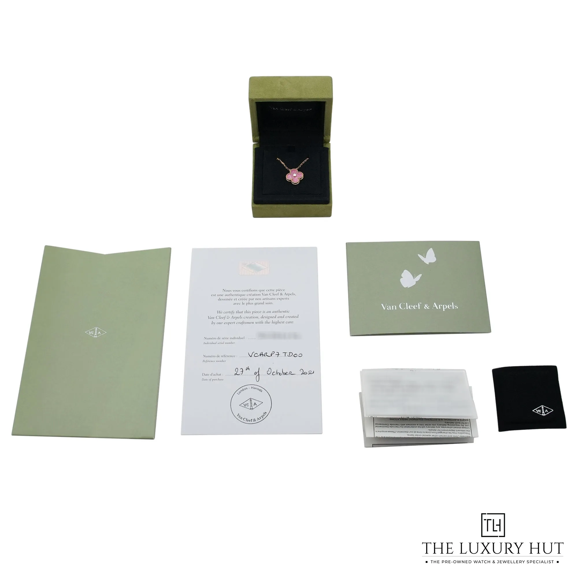 2026/03/6341f0ad-320d-4e74-86c6-035bab11d0e5Van_Cleef_Arpels_hodonite_Diamond_Holiday_Pendant_52825-e.jpg.webp