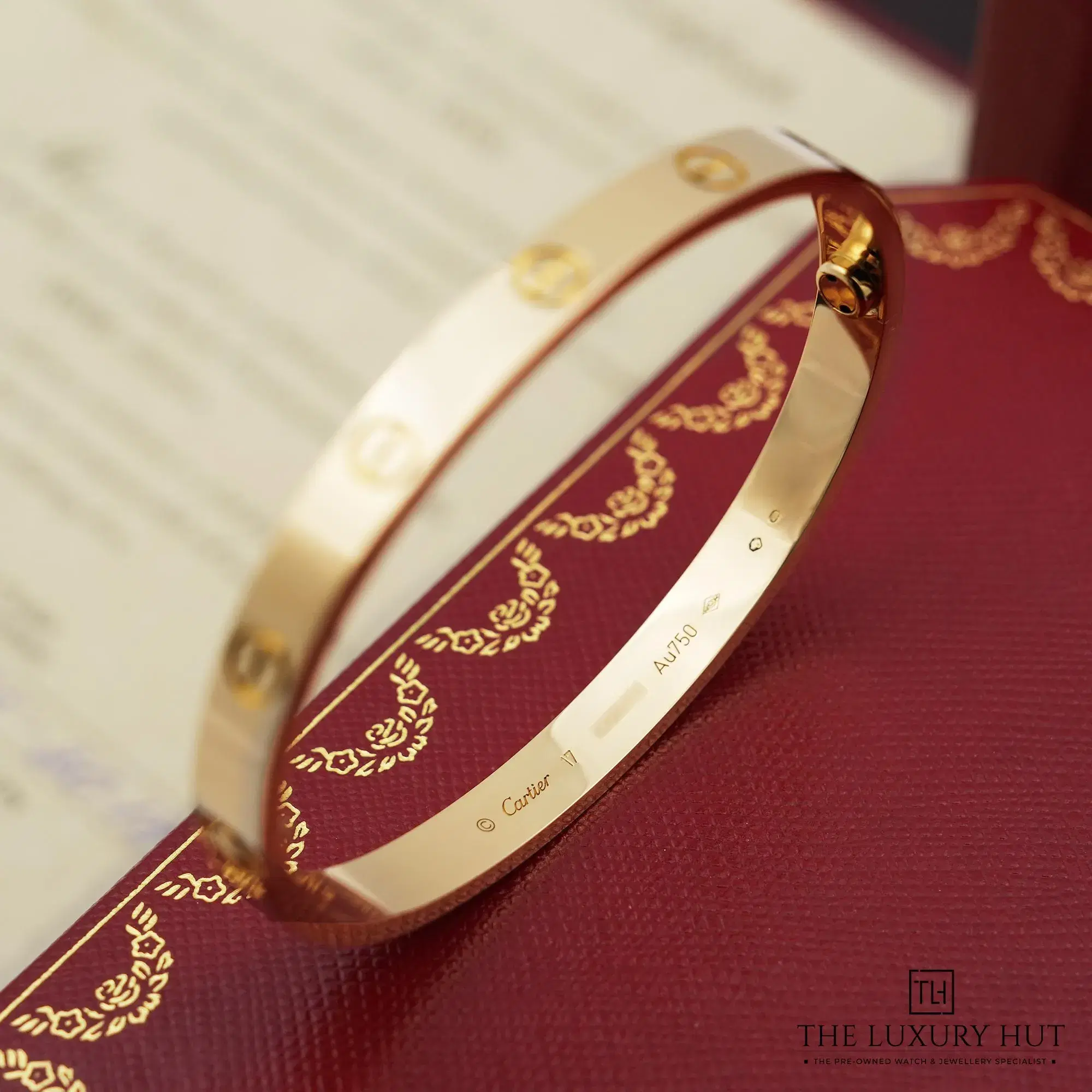 2026/03/81a4643b-a257-41ae-abf7-ba011b4969d5Cartier_Love_Bracelet_Classic_Yellow_Gold_52682-c.jpg.webp