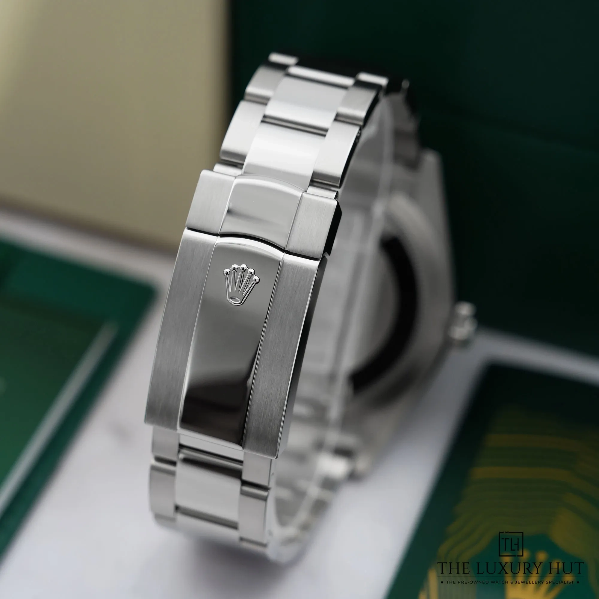 2026/03/8d6c8274-29a5-49ee-9550-ad8c2d2d1b47Rolex_Sky-Dweller_42mm_Mint_Green_Dial_LB864-e.jpg.webp