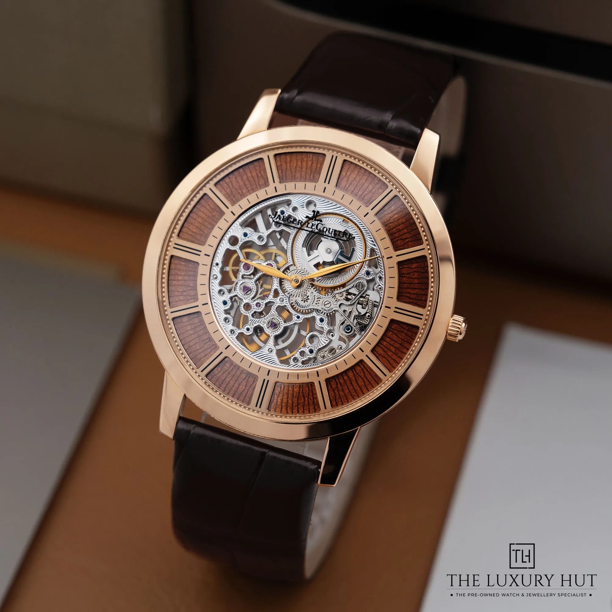 2026/03/8df71c4e-9ceb-49c9-893a-198b74669206JLC_Master_Ultra_Thin_Limited_Edition_Rose_Gold_LB857-b.jpg.webp