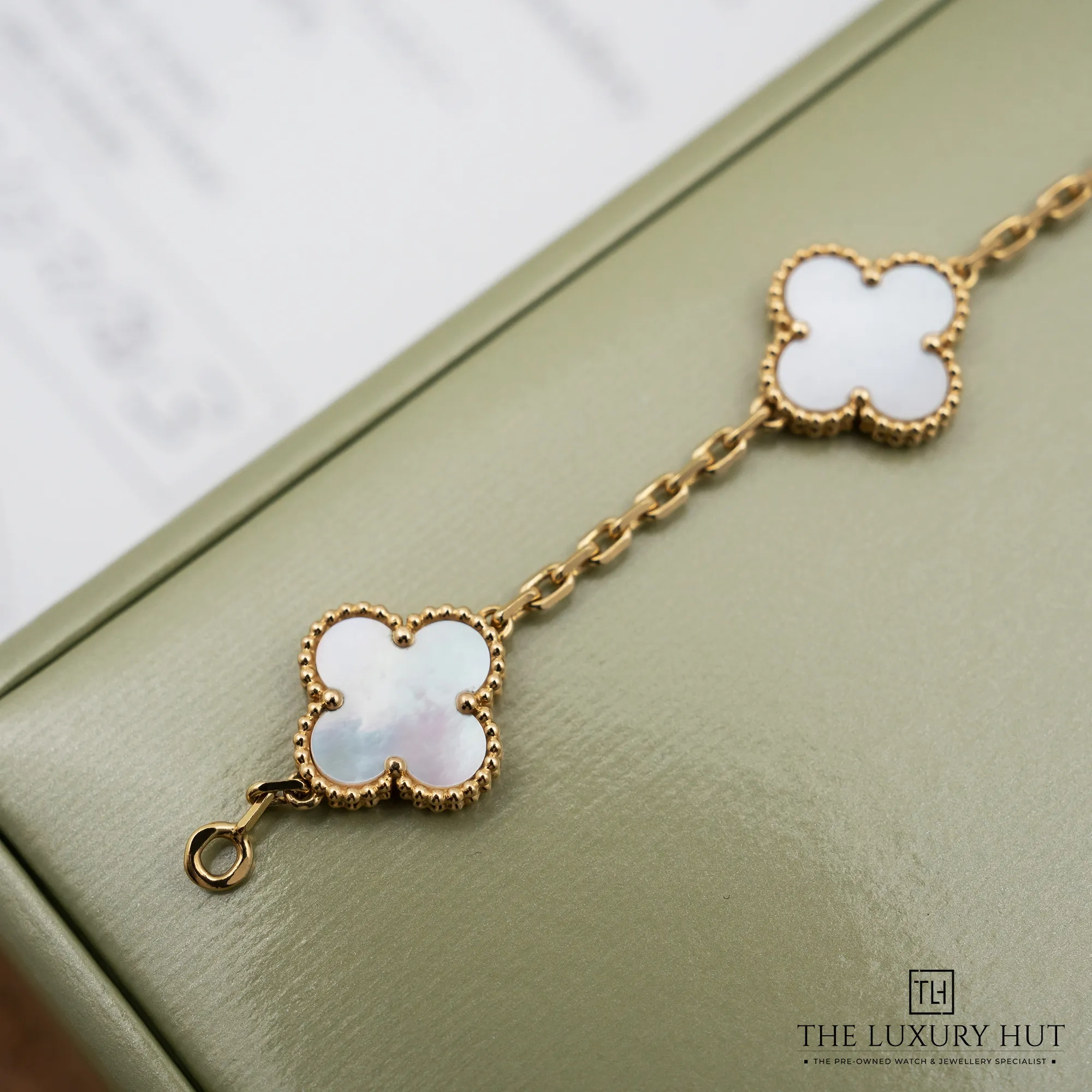 2026/03/b82ff111-ad11-4c77-9b9e-65958e249219Van_Cleef_Arpels_Vintage_Gold_MOP_Bracelet_52744-d.jpg.webp