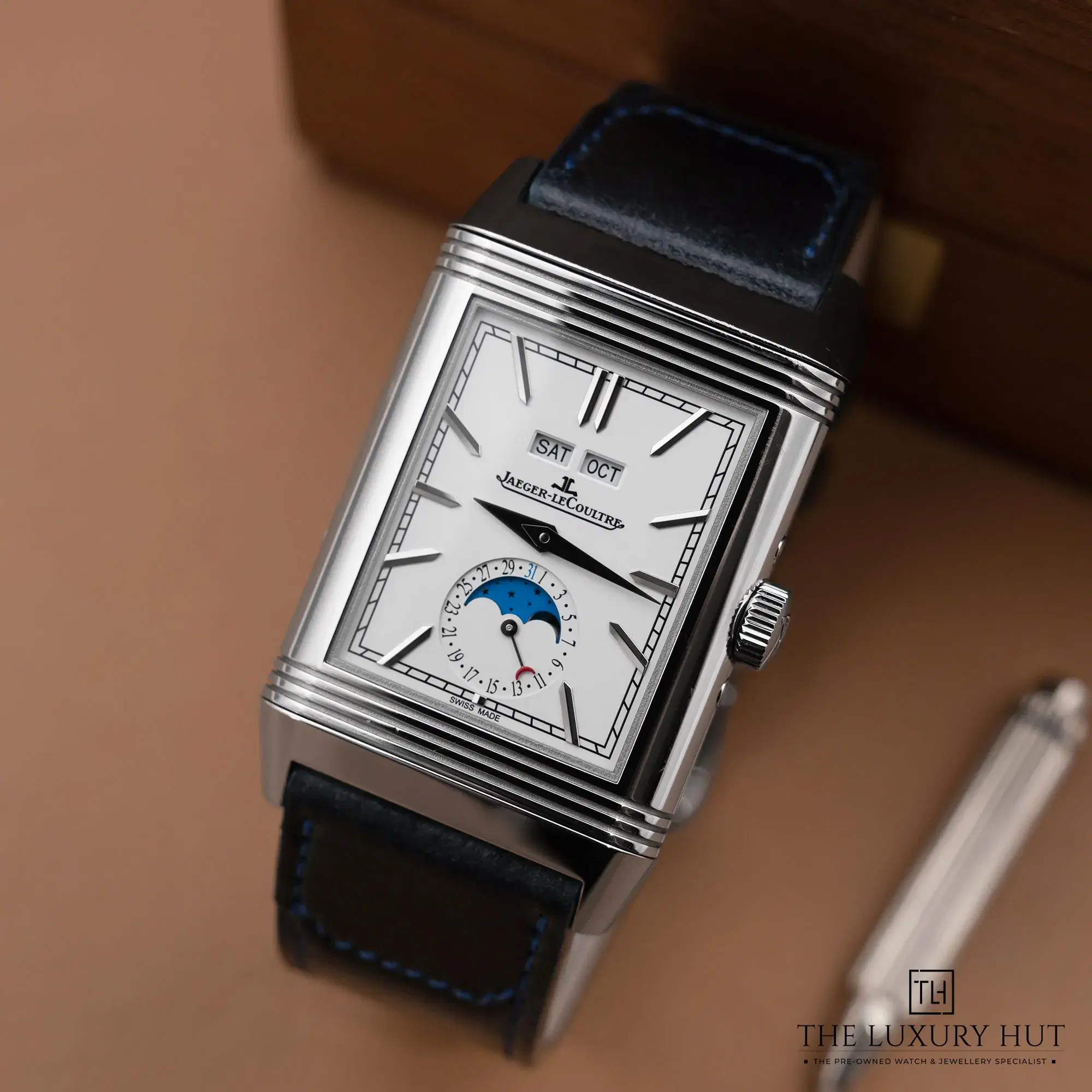 2026/03/b8b1abb2-b49f-41f4-afa9-d0fd9d21ec2fJaeger_LeCoultre_Reverso_Tribute_Duoface_Calendar_52723-b.jpg.webp