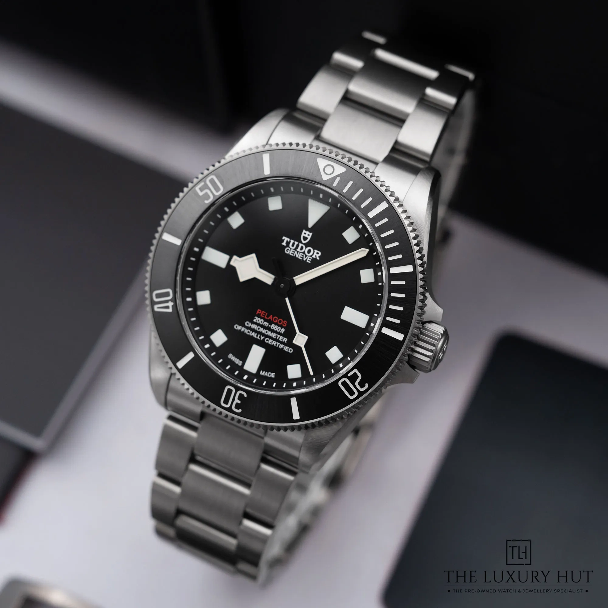 2026/03/bcadee37-db11-4c30-b6ee-afef58e8f78fTudor_Pelagos_Titanium_39mm_Black_Dial_52667-b.jpg.webp