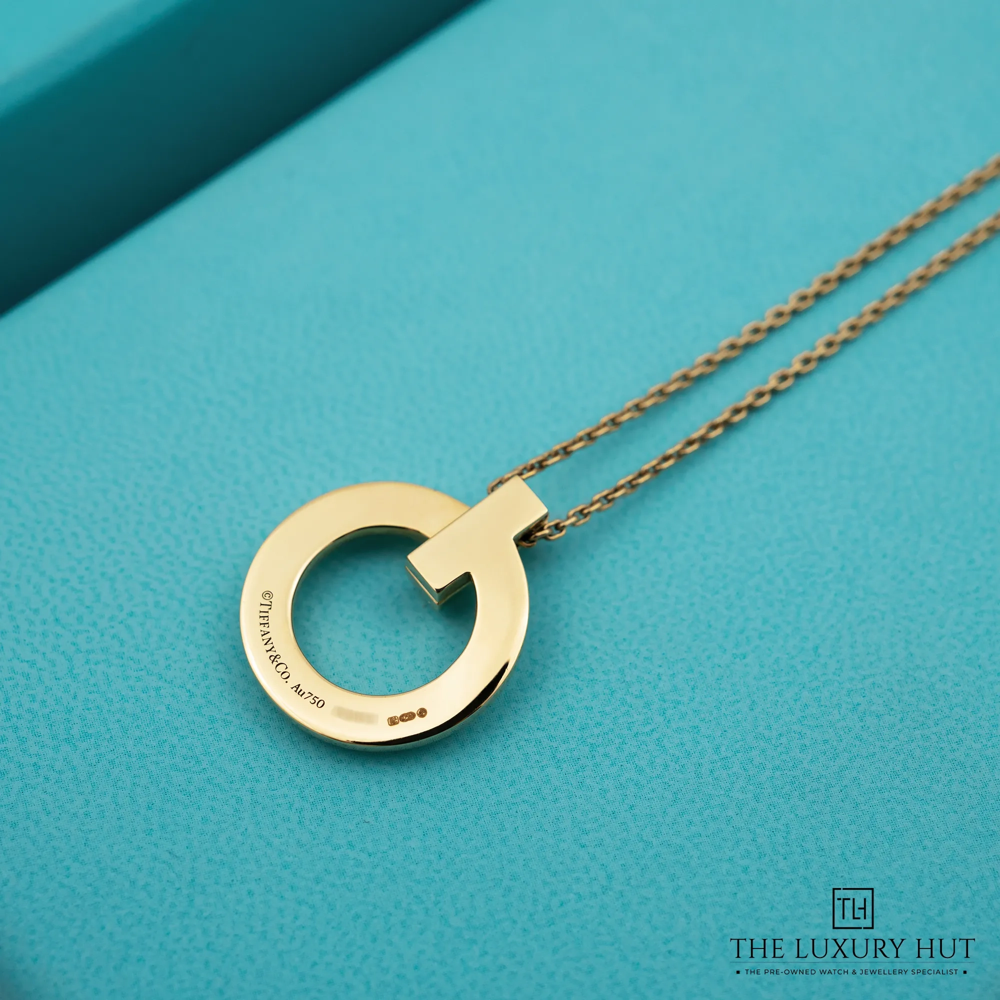 2026/03/bd606922-38e8-4387-ba2d-3d158b05b933Tiffany_Co_T1_Yellow_Gold_Circle_Pendant_52703-c.jpg.webp