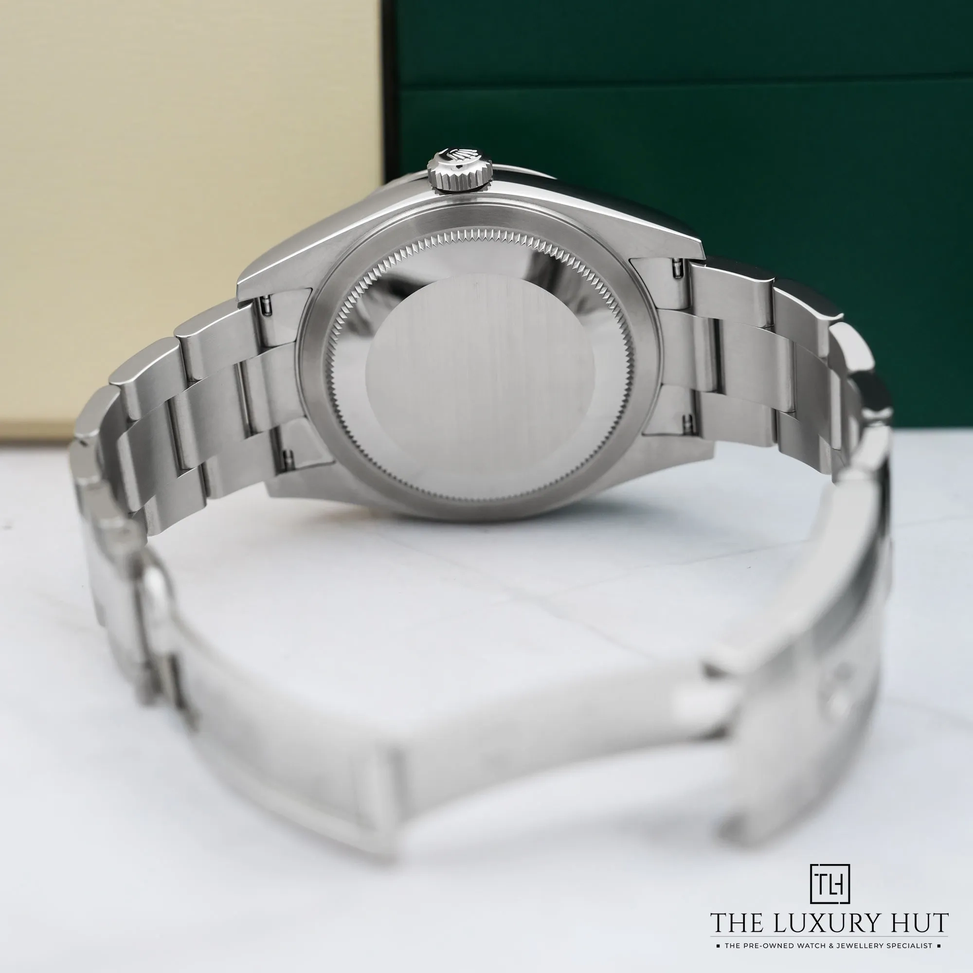 2026/03/c547f84f-6a2b-4fcc-babe-c89fcc34b3f2Rolex_Sky-Dweller_42mm_Mint_Green_Dial_LB864-d.jpg.webp