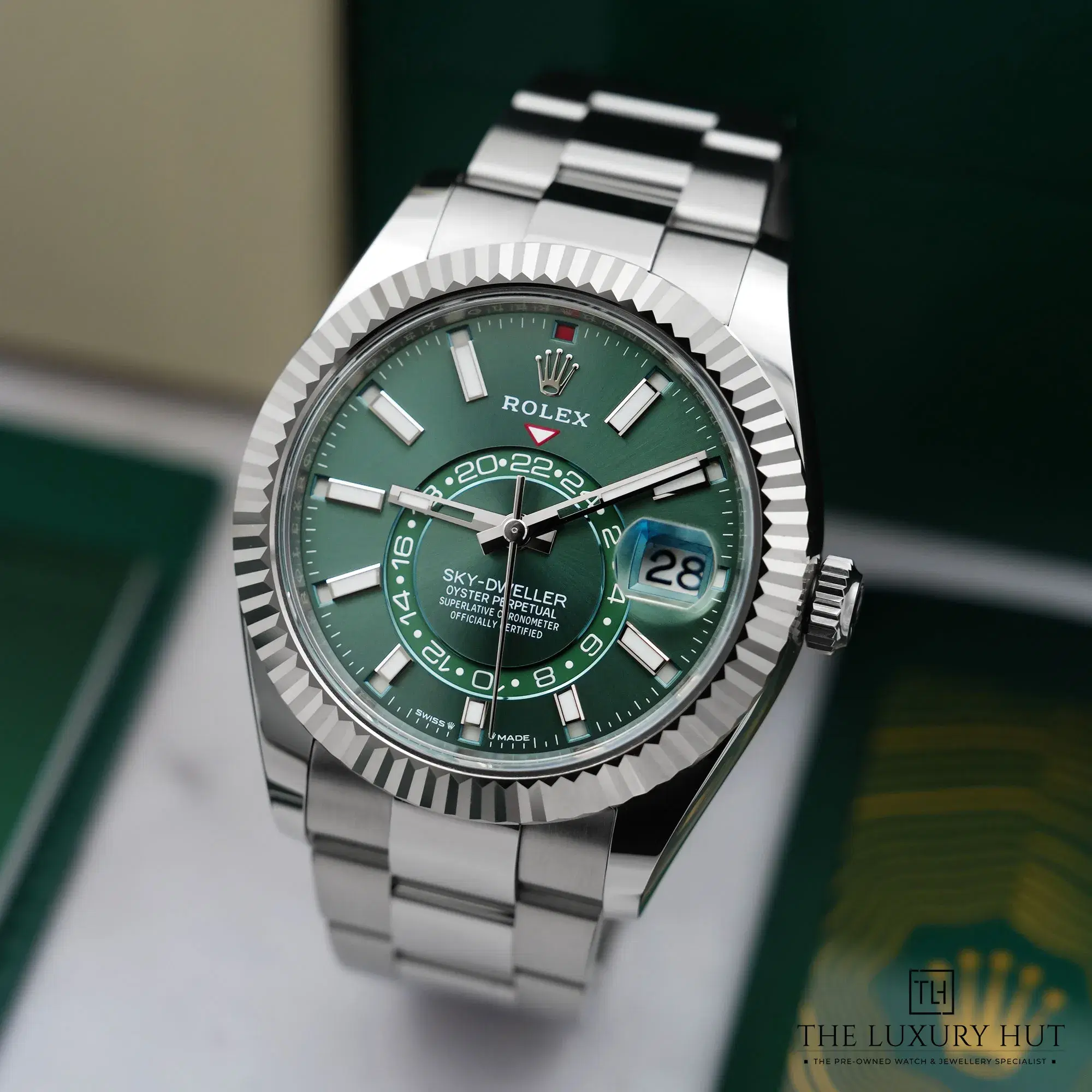 2026/03/c73f6366-c880-4236-82e3-95b4ce296f6dRolex_Sky-Dweller_42mm_Mint_Green_Dial_LB864-b.jpg.webp