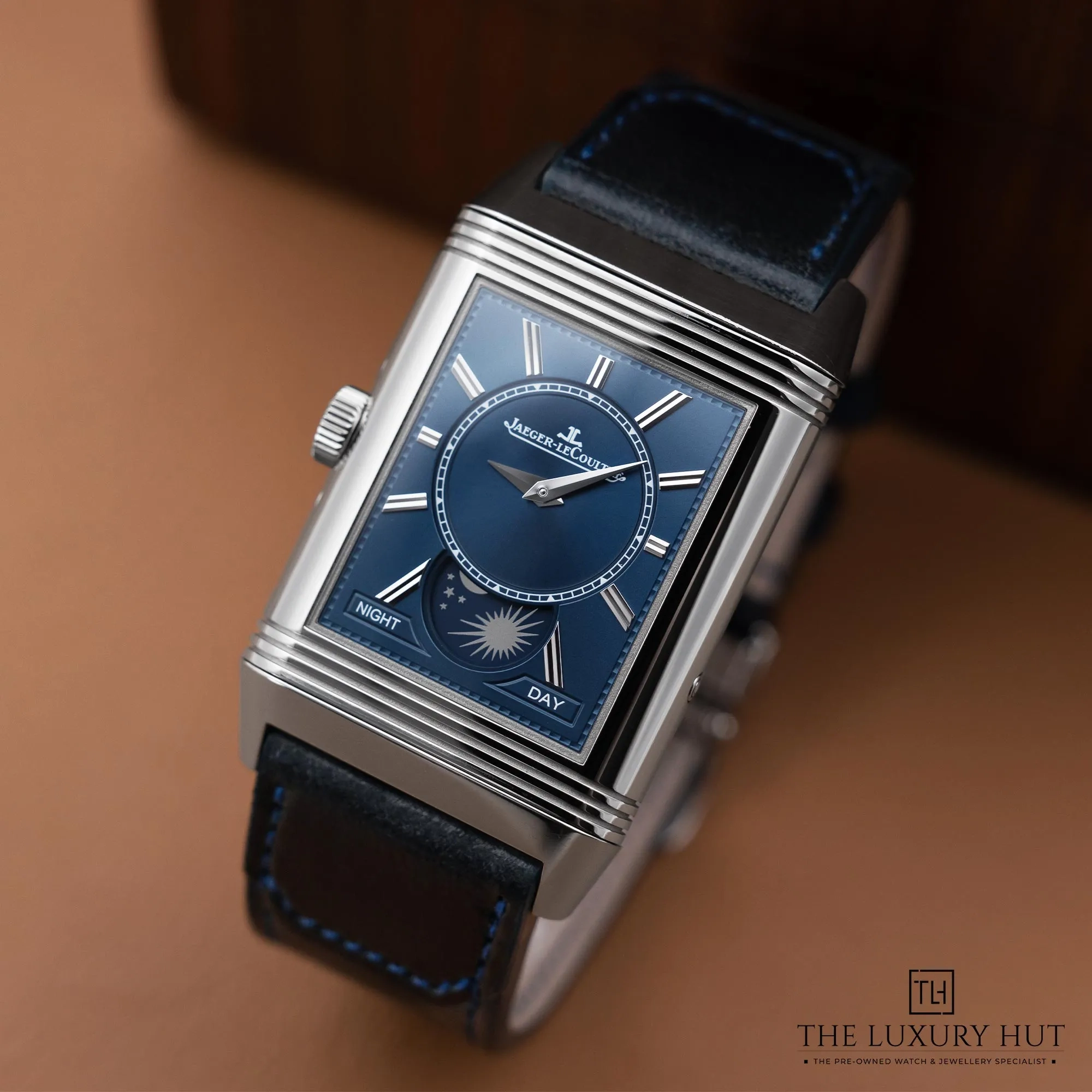 2026/03/cd4d26d0-0a69-49fd-9d78-35e8081ee9d7Jaeger_LeCoultre_Reverso_Tribute_Duoface_Calendar_52723-g.jpg.webp