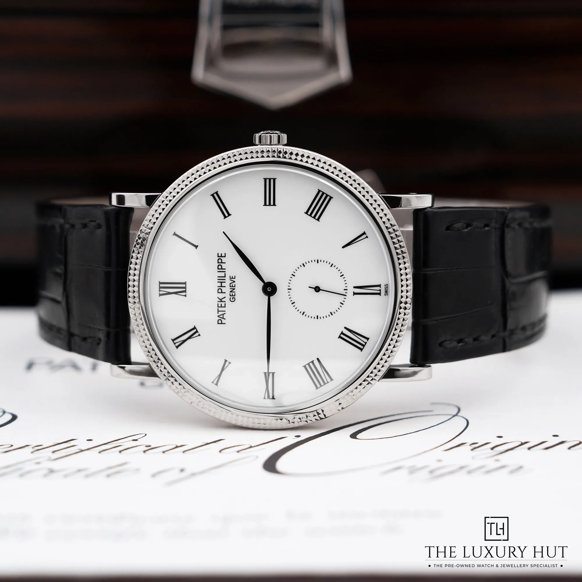 2026/03/d0325160-4adb-44dd-885f-96c4472e9848Patek_Philippe_Calatrava_36mm_White_Gold_White_52676-c.jpg.webp