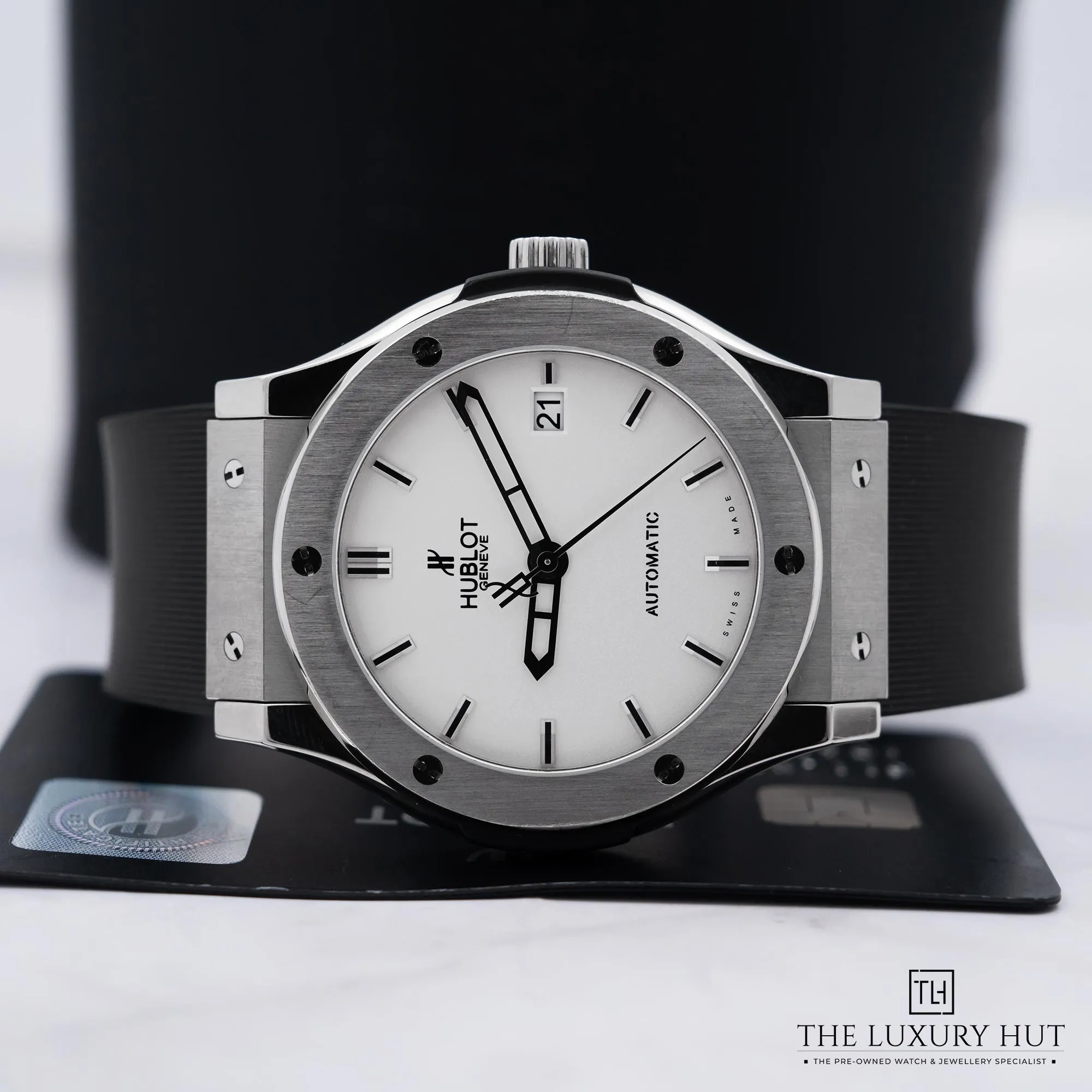2026/03/d68f0421-d8ca-494c-b491-99856fe4a6d8Hublot_Classic_Fusion_Titanium_45_Silver_Baton_52774-f.jpg.webp