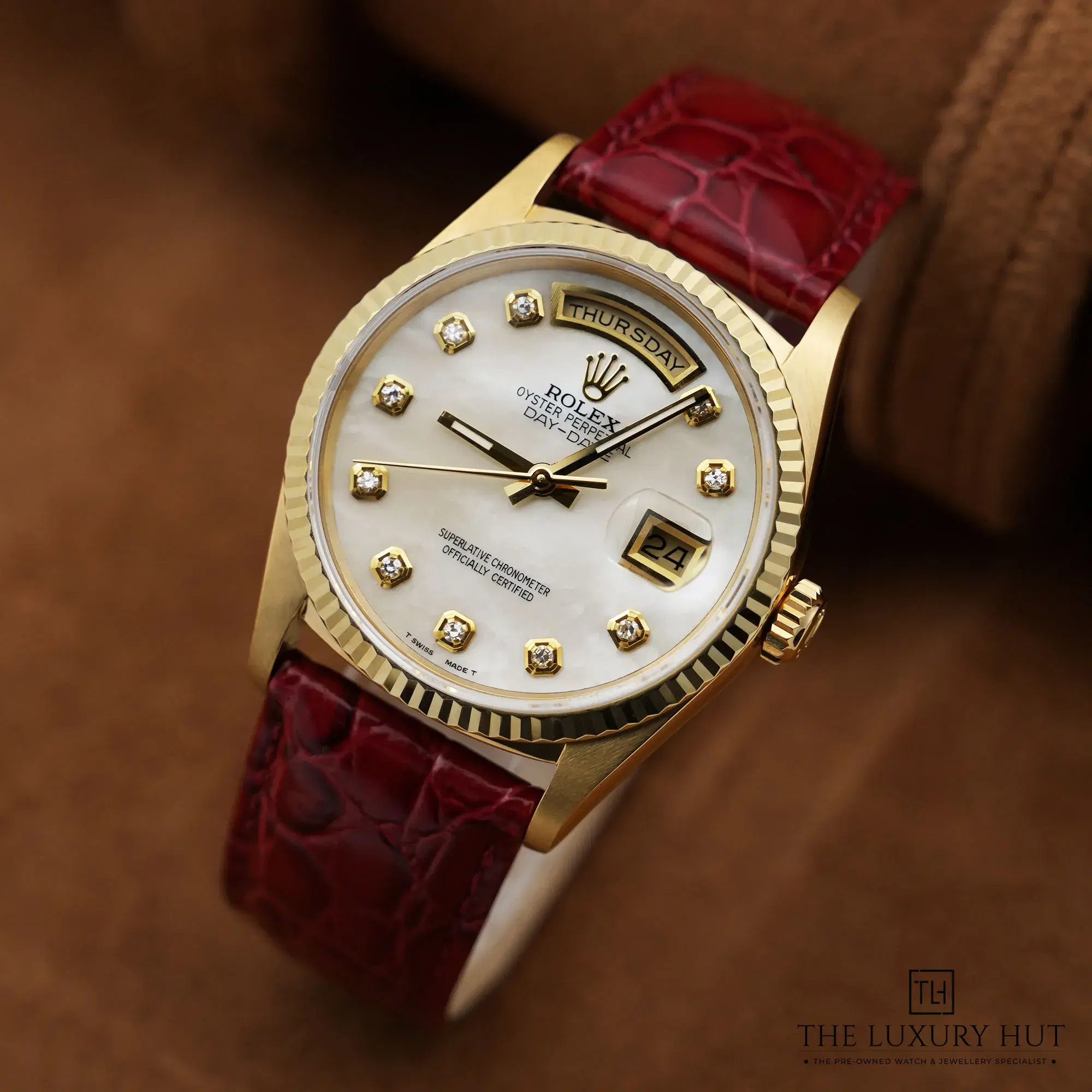 2026/03/da305ad3-56f0-4bd6-8a6e-6494f2b27986Rolex_Day-Date_36_Gold_MOP_Diamond_52743-b.jpg.webp