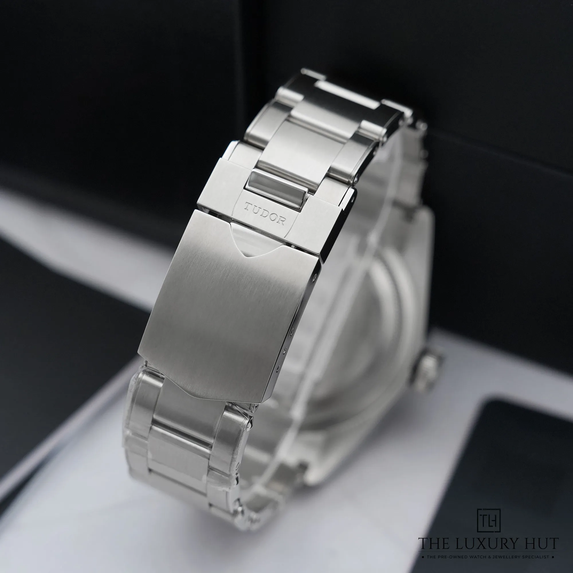 2026/03/db24485f-cbde-4037-b741-d7f4eebab73bTudor_Black_Bay_Harrods_Steel_41mm_Black_52790-e.jpg.webp