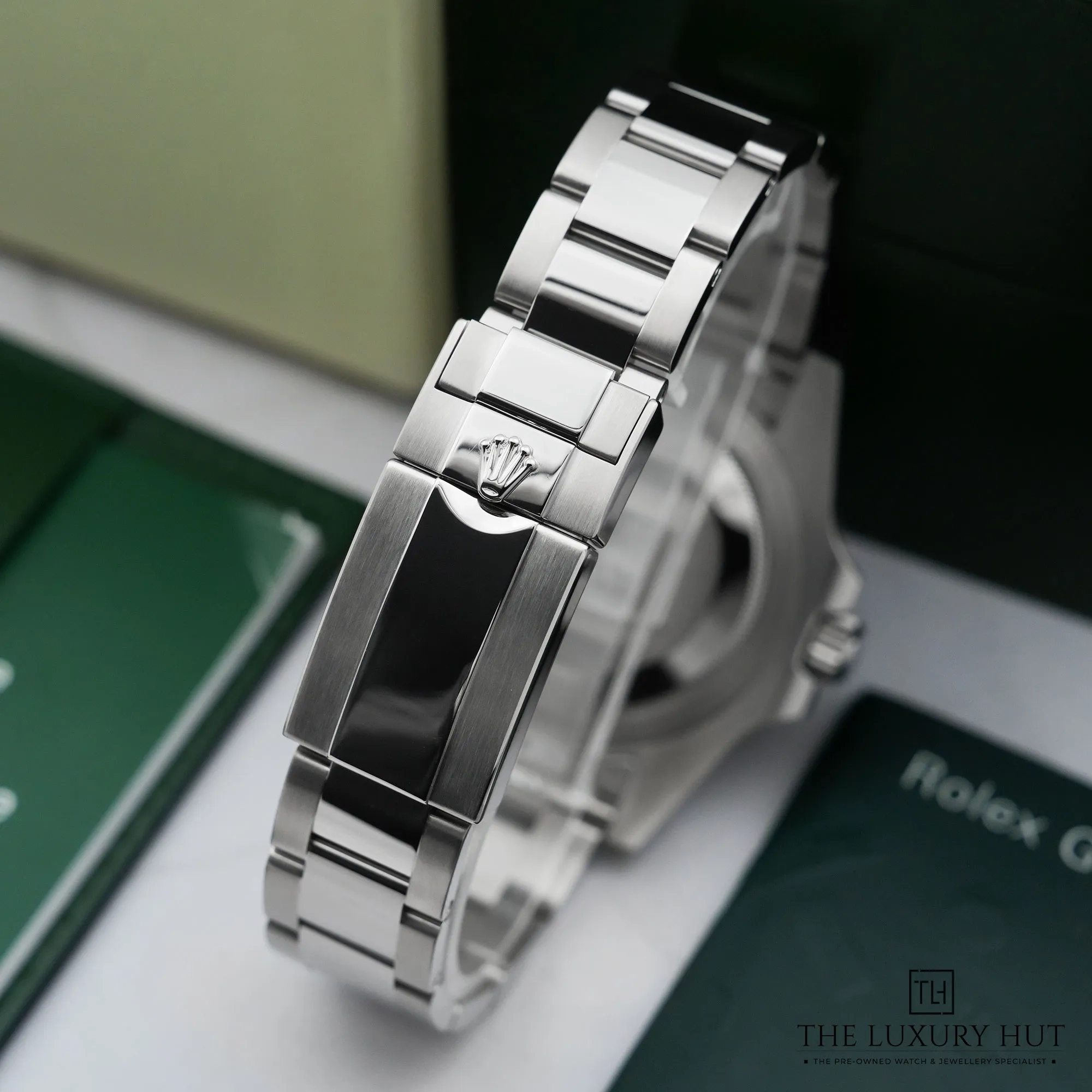2026/03/dc8a802a-38f7-455e-9492-caeadcd55d31Rolex_GMT-Master_II_Steel_40mm_Black_Dial_52758-e.jpg.webp