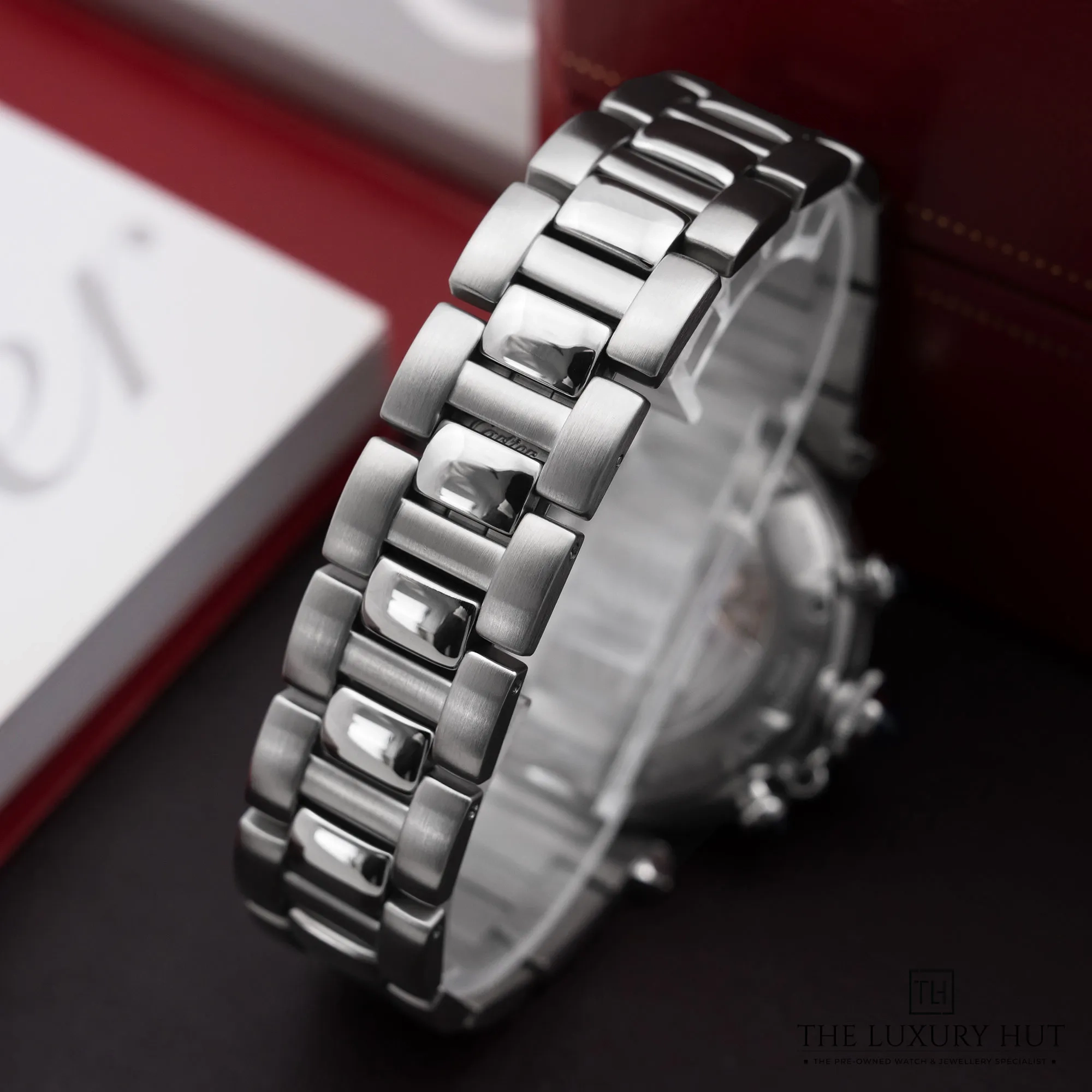 2026/03/dee30556-6b9d-440b-a779-35a2aa8c05d2Cartier_Pasha_Seatimer_Chronograph_Silver_Guilloche_52650-e.jpg.webp