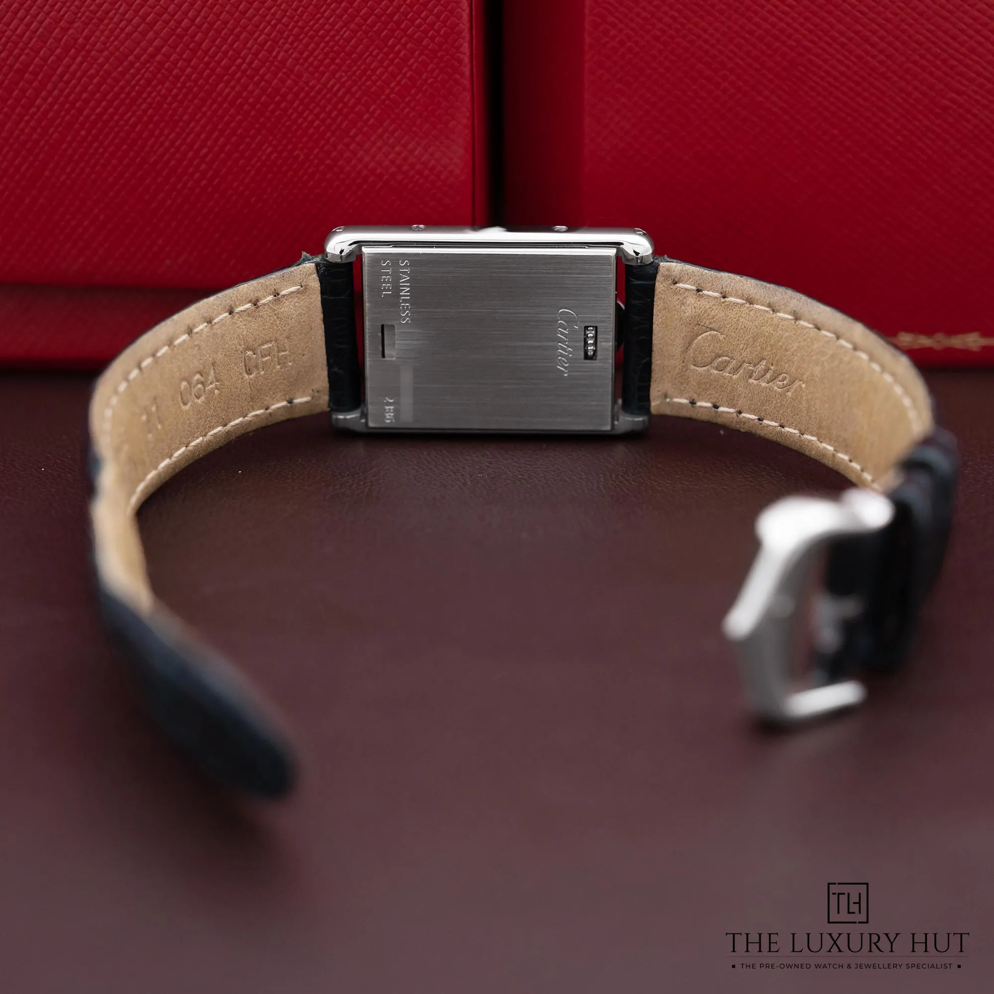 2026/03/e1472674-4f2d-4c55-9316-8471d4254800Cartier_Tank_Basculante_Reverso_White_52668-c.jpg.webp