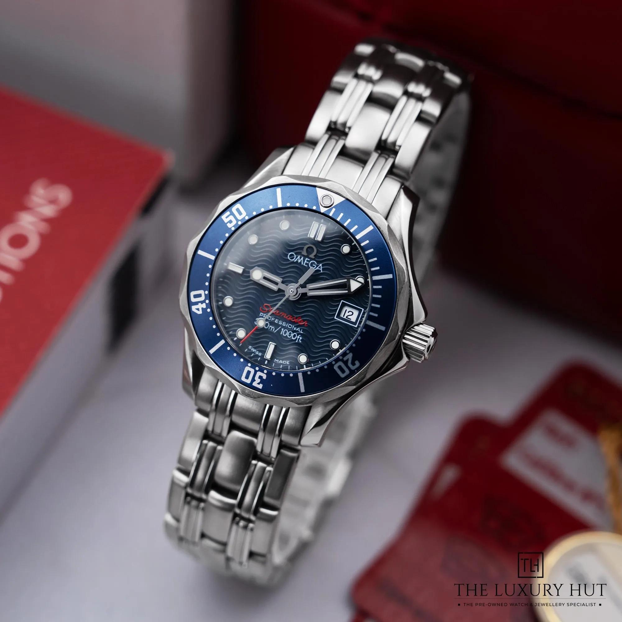 2026/03/e332195d-109b-4ede-806c-0e5f12863449Omega_Seamaster_Diver_300M_28mm_Blue_Wave_52678-b.jpg.webp