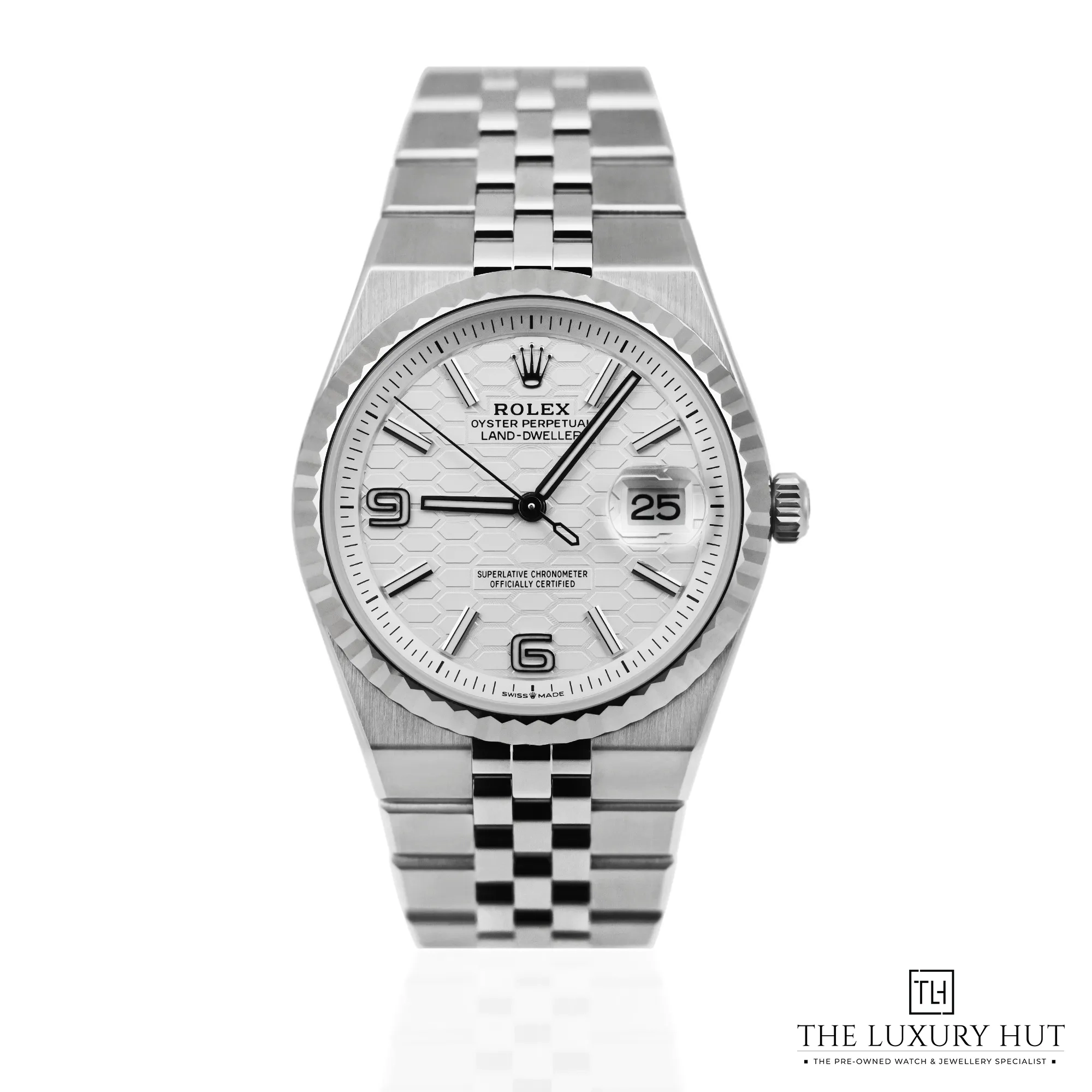 2026/03/e3f19e23-3697-4195-b7c1-615eabac7456Rolex_Land-Dweller_36_White_Honeycomb_Dial_52853-a.jpg.webp