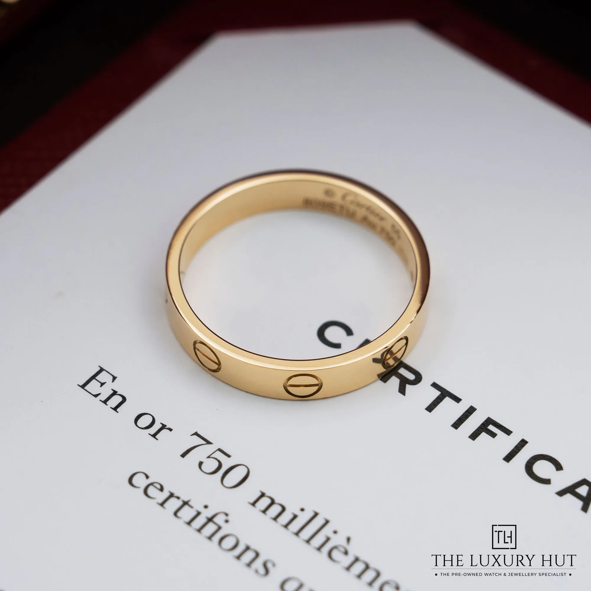 2026/03/e77c847e-d7bb-4a29-bb8c-a1a638b17530Cartier_LOVE_Small_Yellow_Gold_Wedding_Band_52754-b.jpg.webp