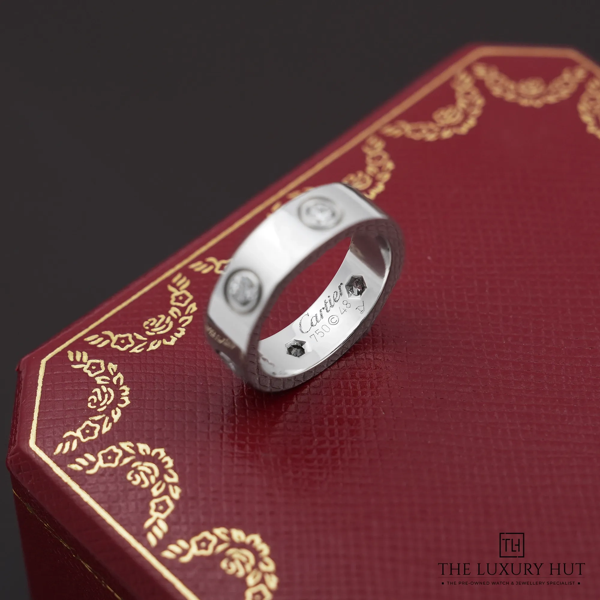 2026/03/f4e016a5-6553-49aa-9333-3e40f6cb1a48Cartier_6_Diamonds_LOVE_Ring_LB866-c.jpg.webp