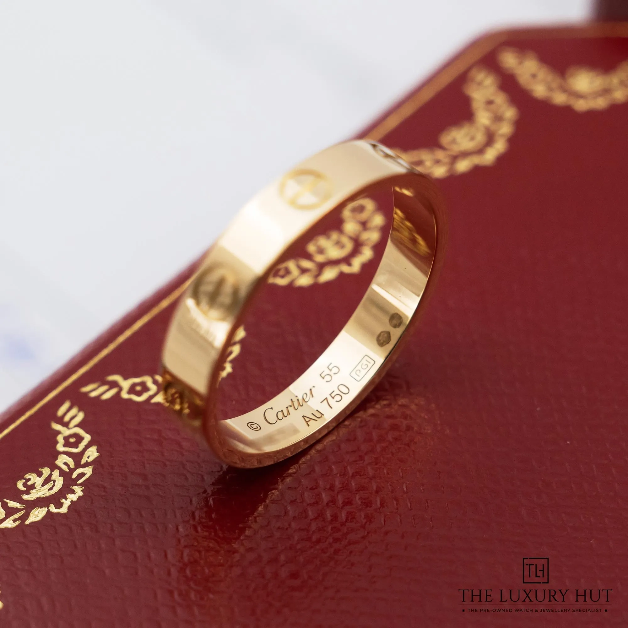 2026/03/f859ff24-8416-4d49-bef9-a976cb3fb8d6Cartier_LOVE_Small_Yellow_Gold_Wedding_Band_52754-c.jpg.webp