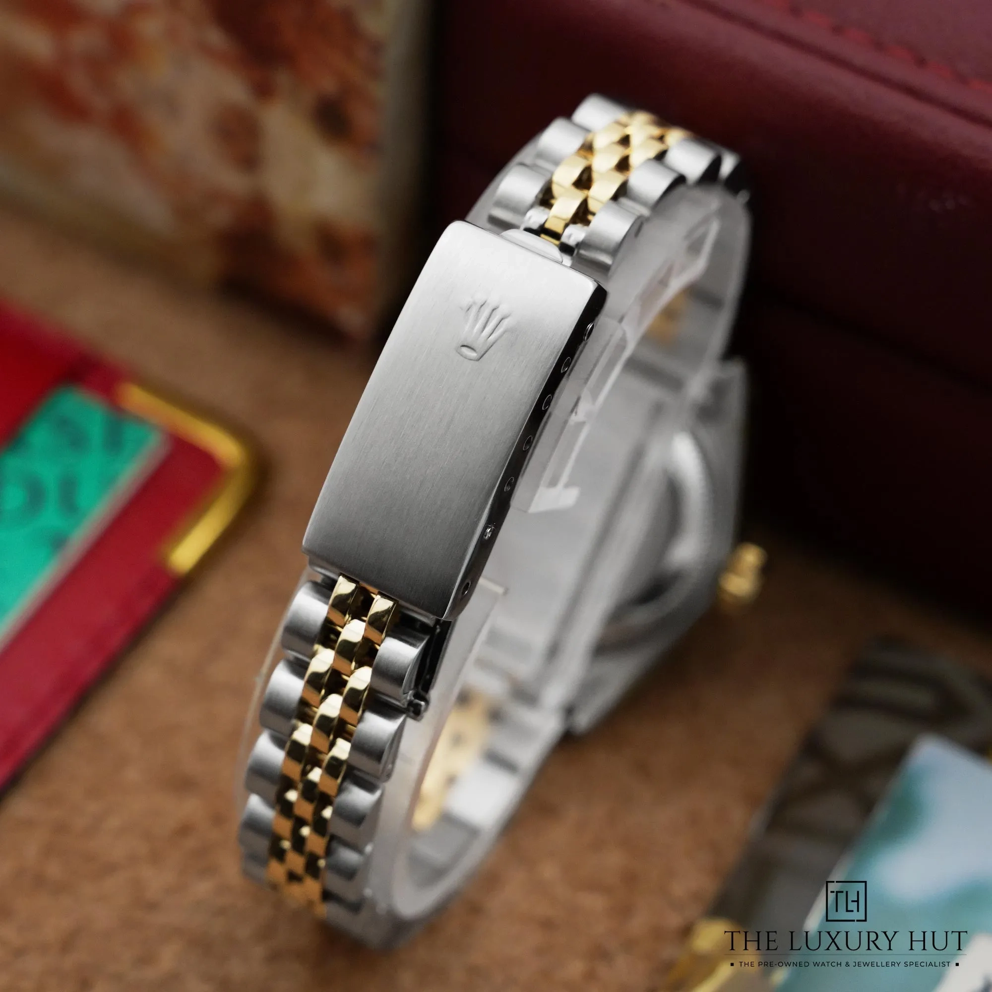 2026/03/f9da6116-a91c-48c8-8388-7febbba2cd73Rolex_Lady-Datejust_26mm_Champagne_Dial_52759-d.jpg.webp
