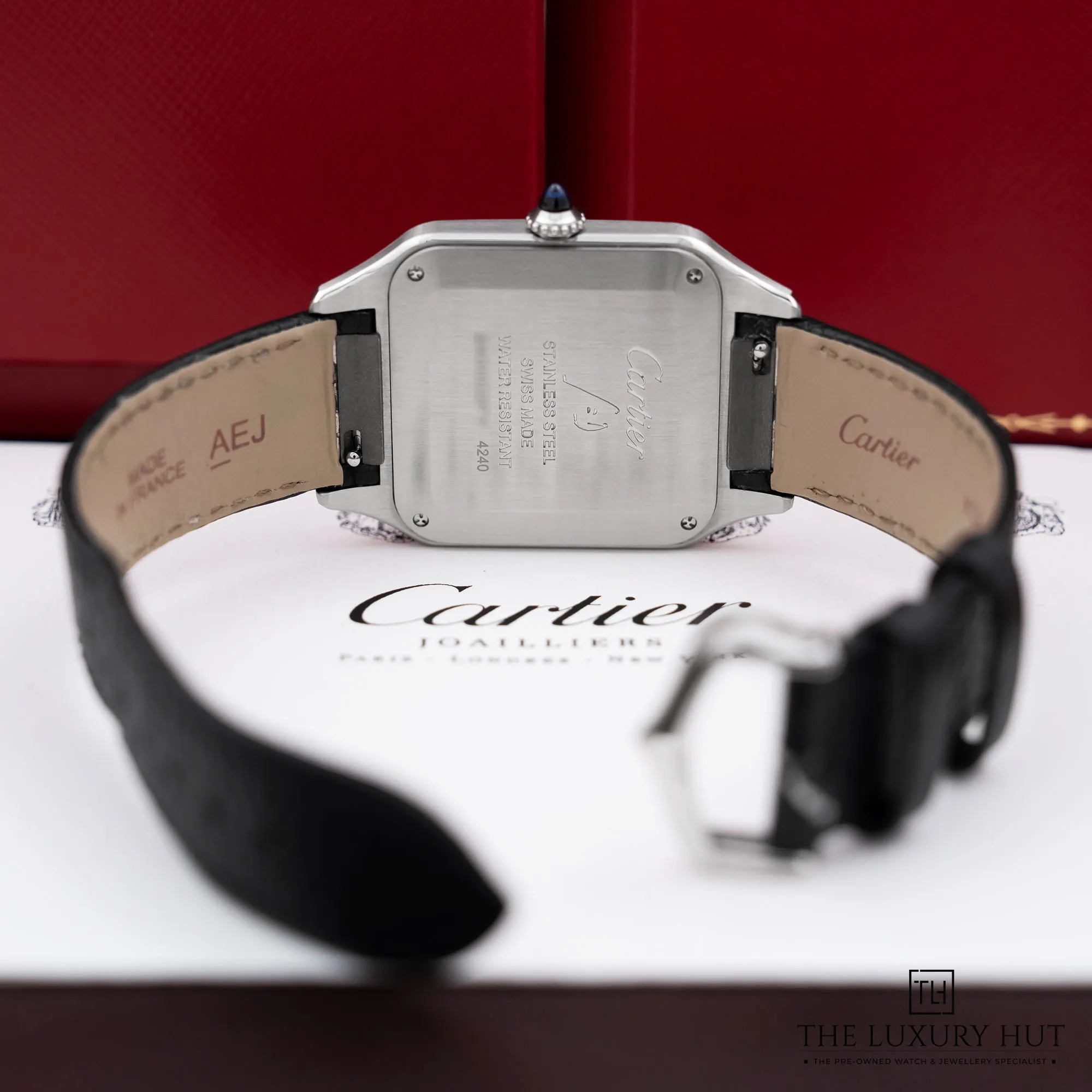 2026/03/fcdbd615-8de0-48d1-8665-0595c8b001e4Cartier_Santos-Dumont_Large_Silver_Roman_Dial_52729-d.jpg.webp