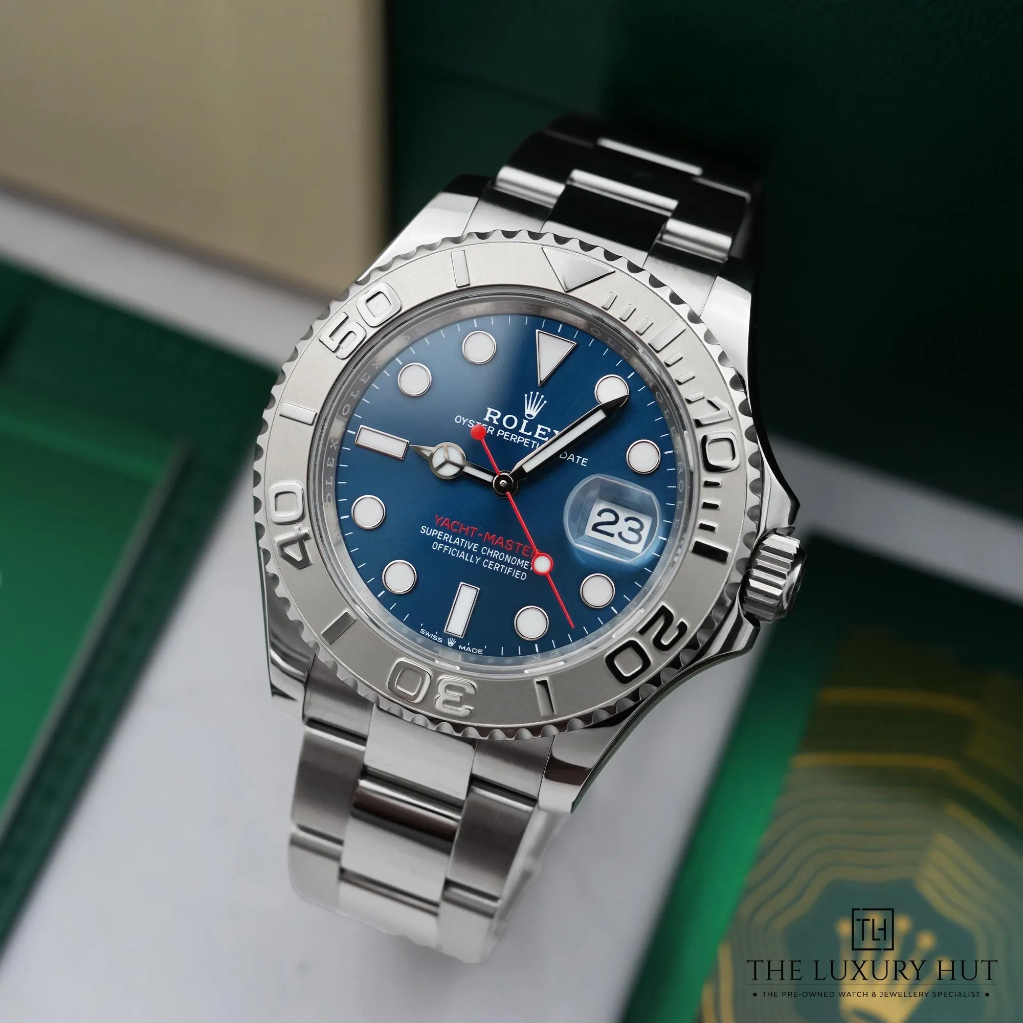 2026/04/0f040a24-2bdd-4592-8b7f-2e57ae76b3deRolex_Yacht-Master_40_Steel_Platinum_Blue_52855b.jpg.webp
