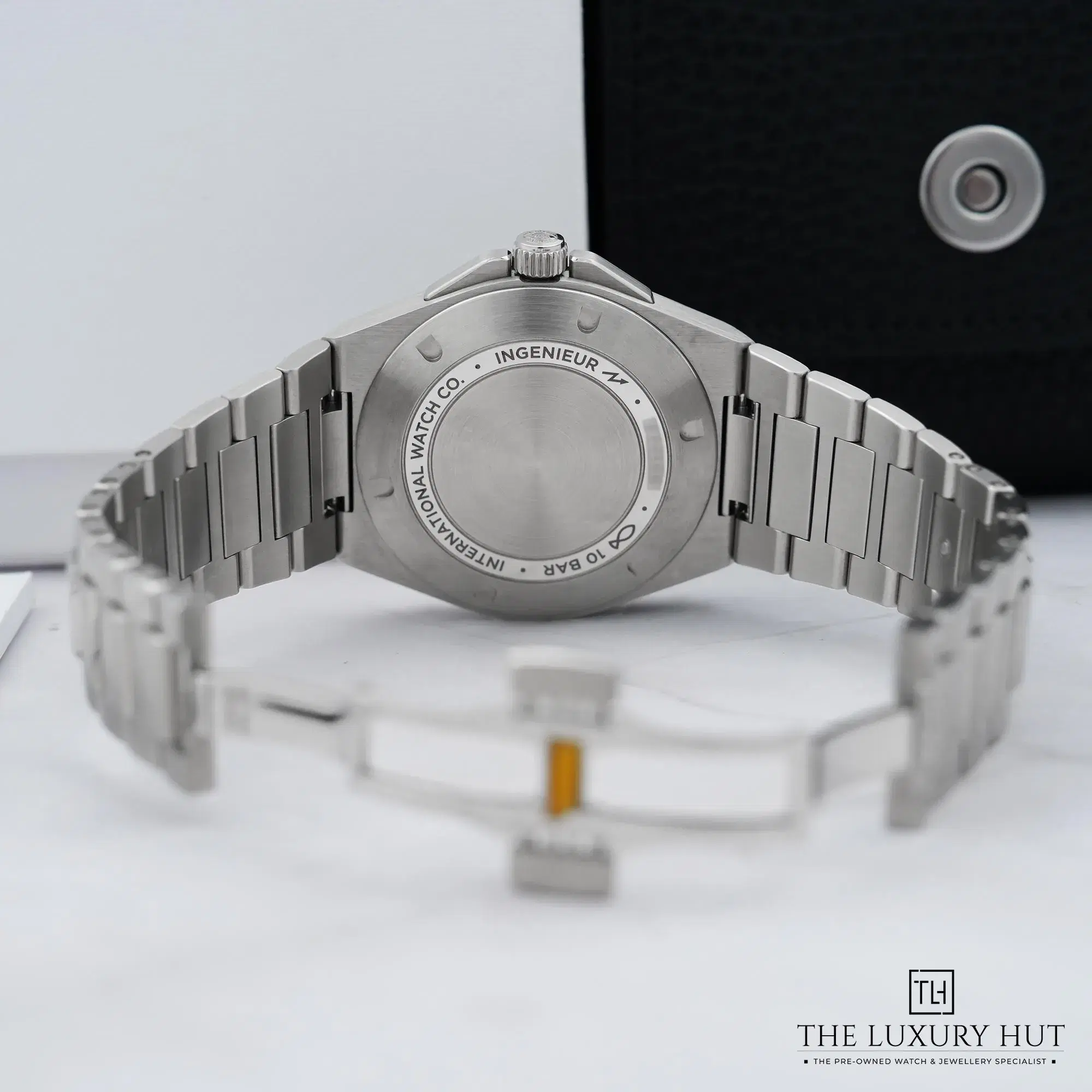 2026/04/21192cfe-92a7-4881-ad2e-91710c34bba4IWC_Ingenieur_Automatic_Steel_40mm_Silver_52913-d.jpg.webp