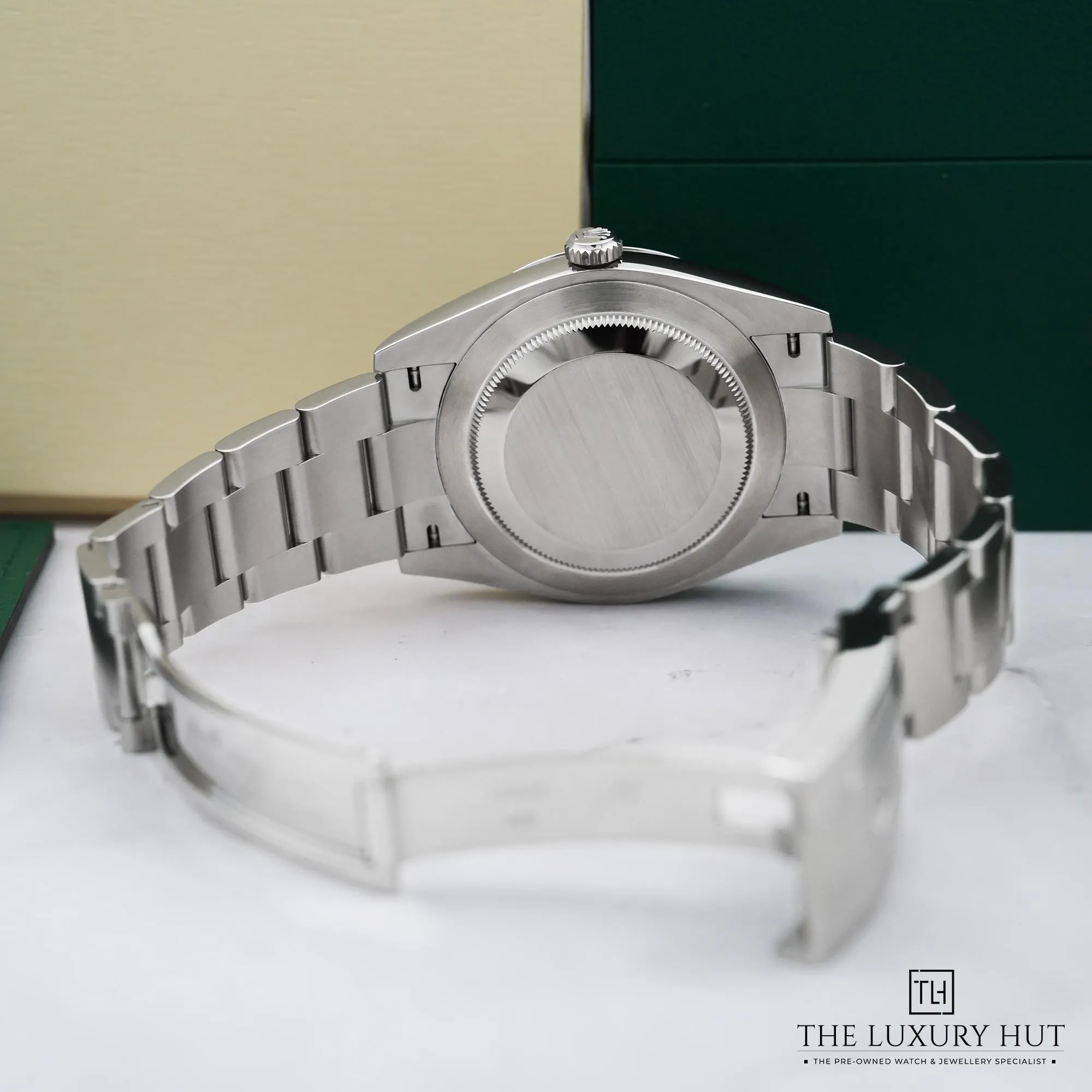2026/04/319a00f4-508e-4b00-83ef-ca5d6e77e4f0Rolex_Oyster_Perpetual_41_Steel_Silver_Dial_Update_52870-d.jpg.webp