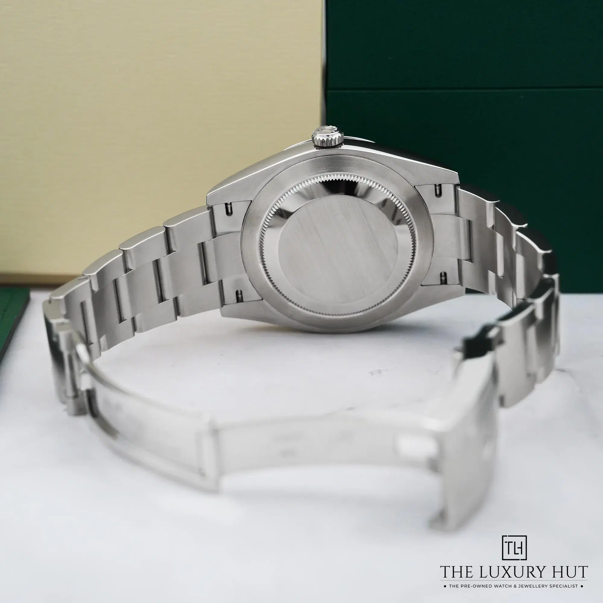 2026/04/319a00f4-508e-4b00-83ef-ca5d6e77e4f0Rolex_Oyster_Perpetual_41_Steel_Silver_Dial_Update_52870-d.jpg.webp