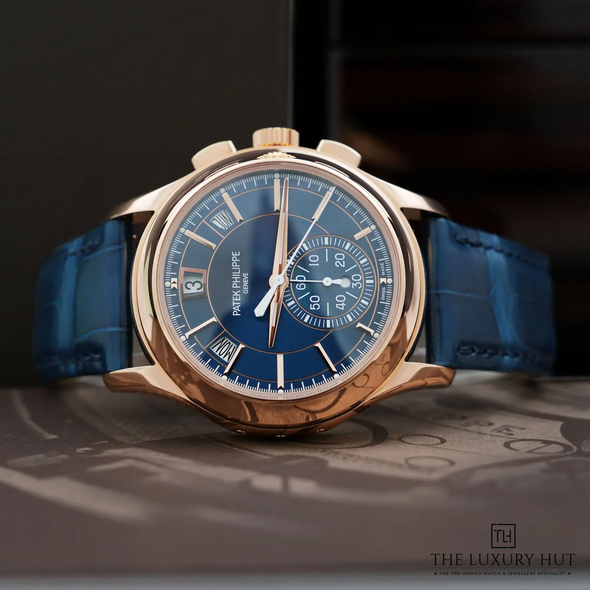 2026/04/33fe8375-8fa5-46a5-8671-ba908da9e1caPatek_Philippe_Complications_Rose_Gold_Blue_52911c.jpg.webp