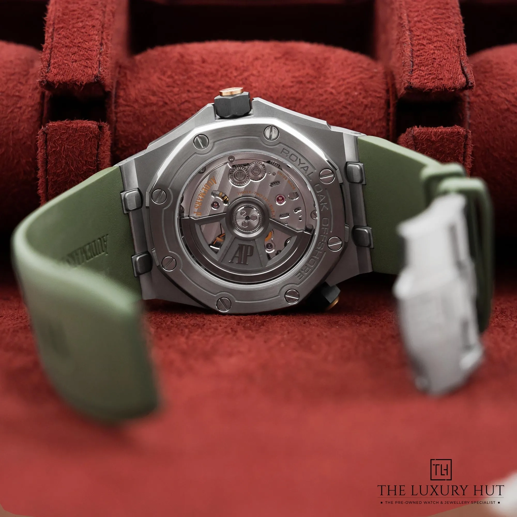 2026/04/3abc0283-cb38-429a-885a-c8815a4382dfAudemars_Piguet_Royal_Oak_Offshore_Diver_Khaki_Green_52655-d.jpg.webp