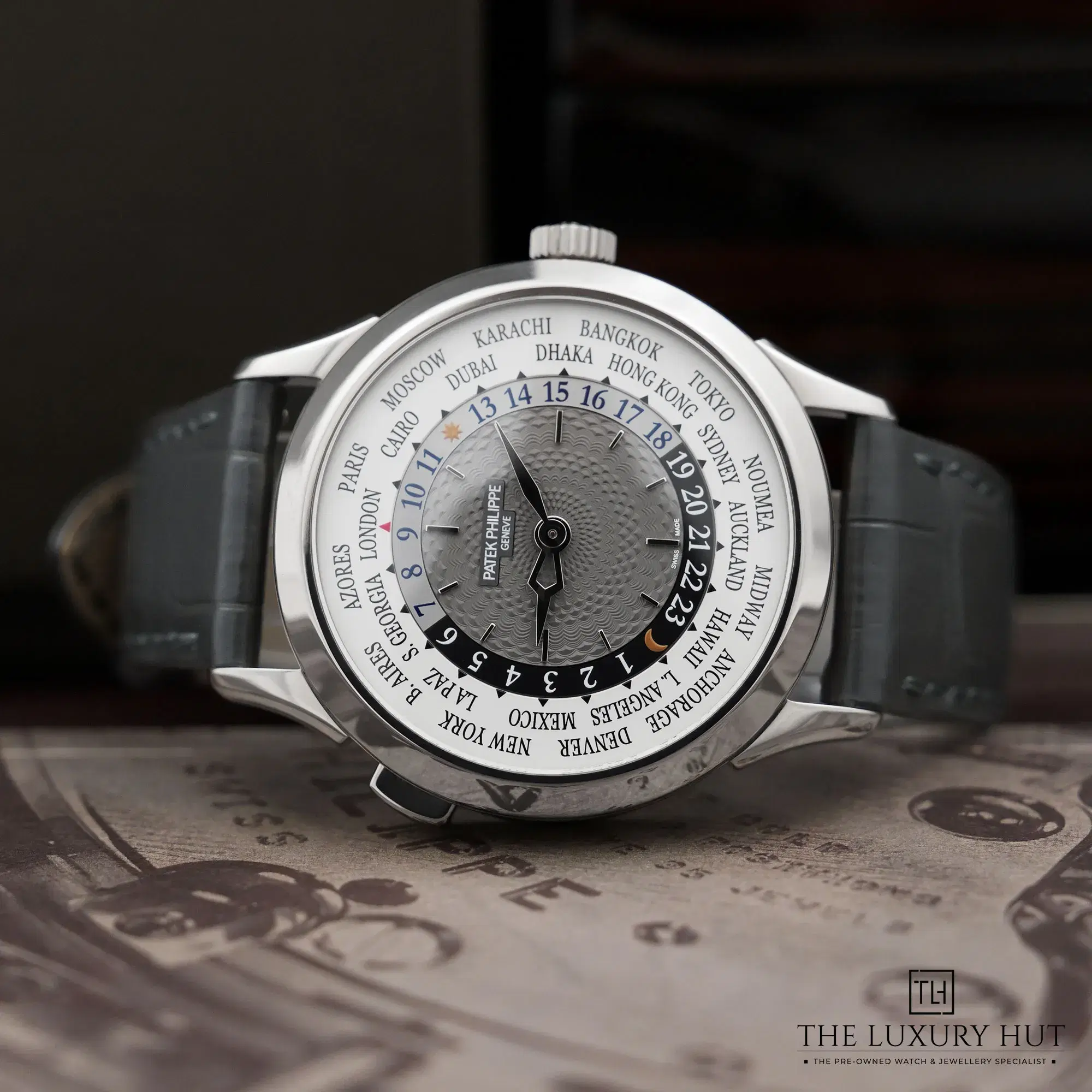 2026/04/492d9d87-b069-410d-b0ee-0ba6fad94005Patek_Philippe_World_Time_White_Gold_38.5_Grey_LB884-c.jpg.webp