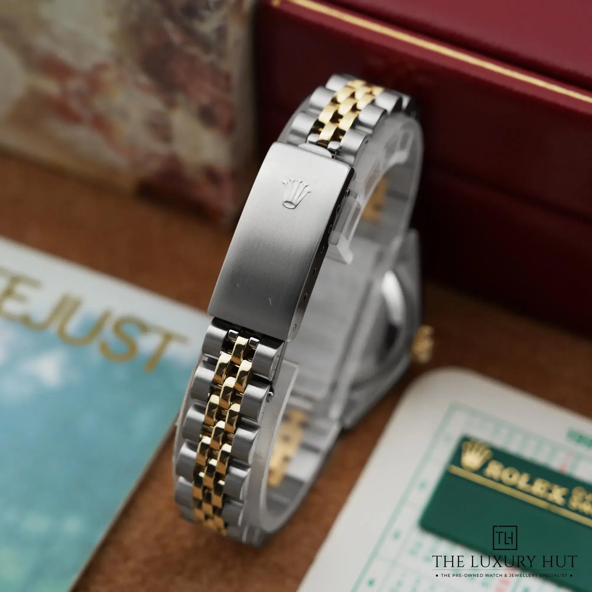 2026/04/4d283c4a-43fc-47cd-ab9a-9e3682296bd2Rolex_Lady-Datejust_26mm_Champagne_Dial_52813-d.jpg.webp