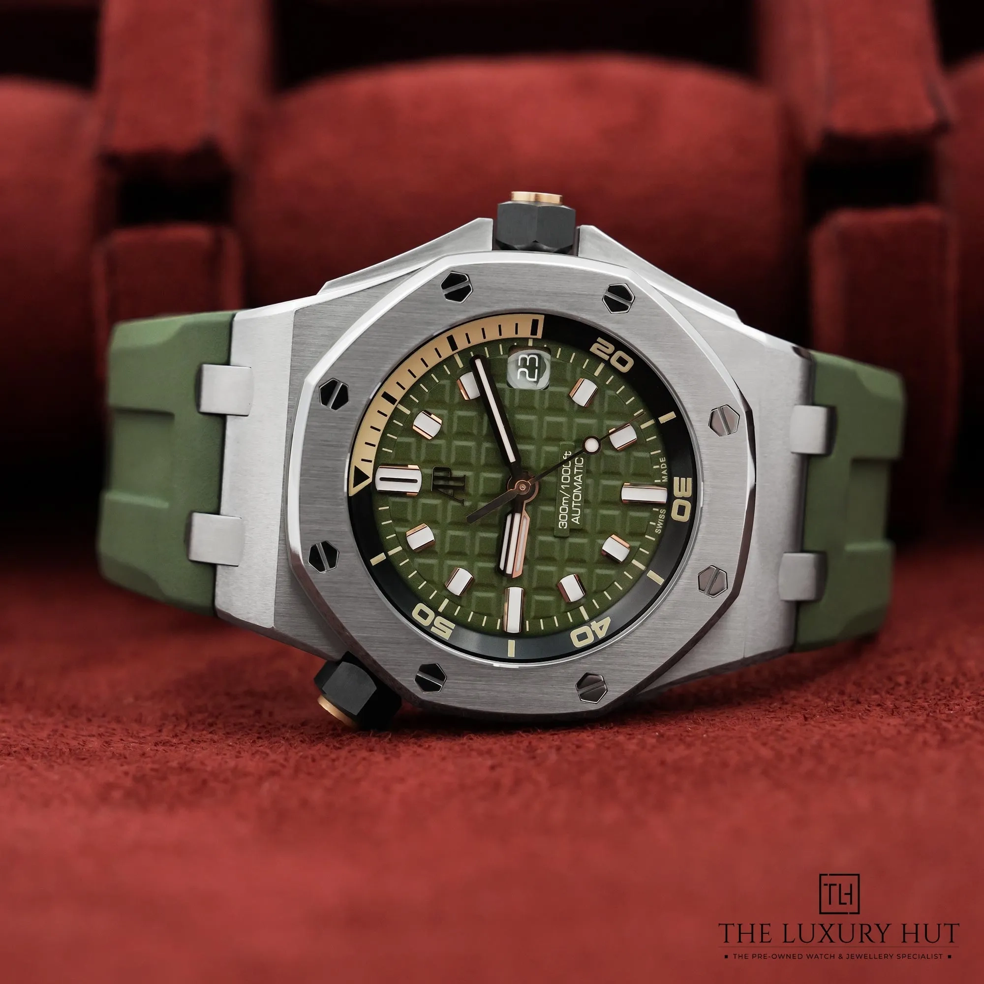 2026/04/5153967b-5f3f-465f-90ef-a333b8cb1750Audemars_Piguet_Royal_Oak_Offshore_Diver_Khaki_Green_52655-c.jpg.webp