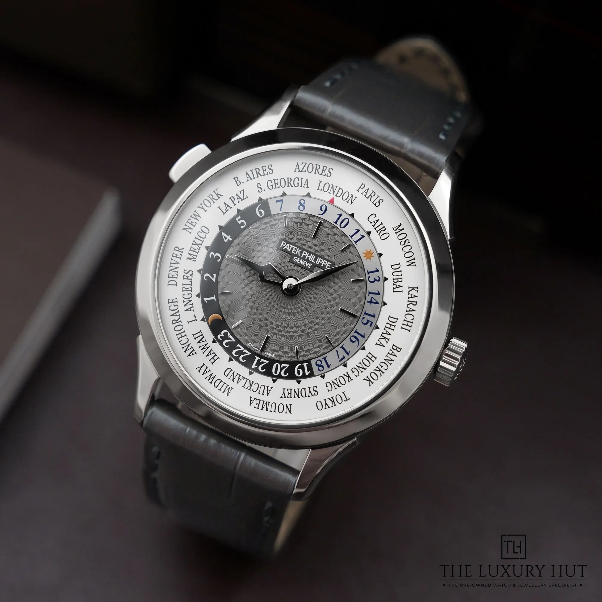 2026/04/53875158-031b-43de-ad2a-cb3ec242f962Patek_Philippe_World_Time_White_Gold_38.5_Grey_LB884-b.jpg.webp