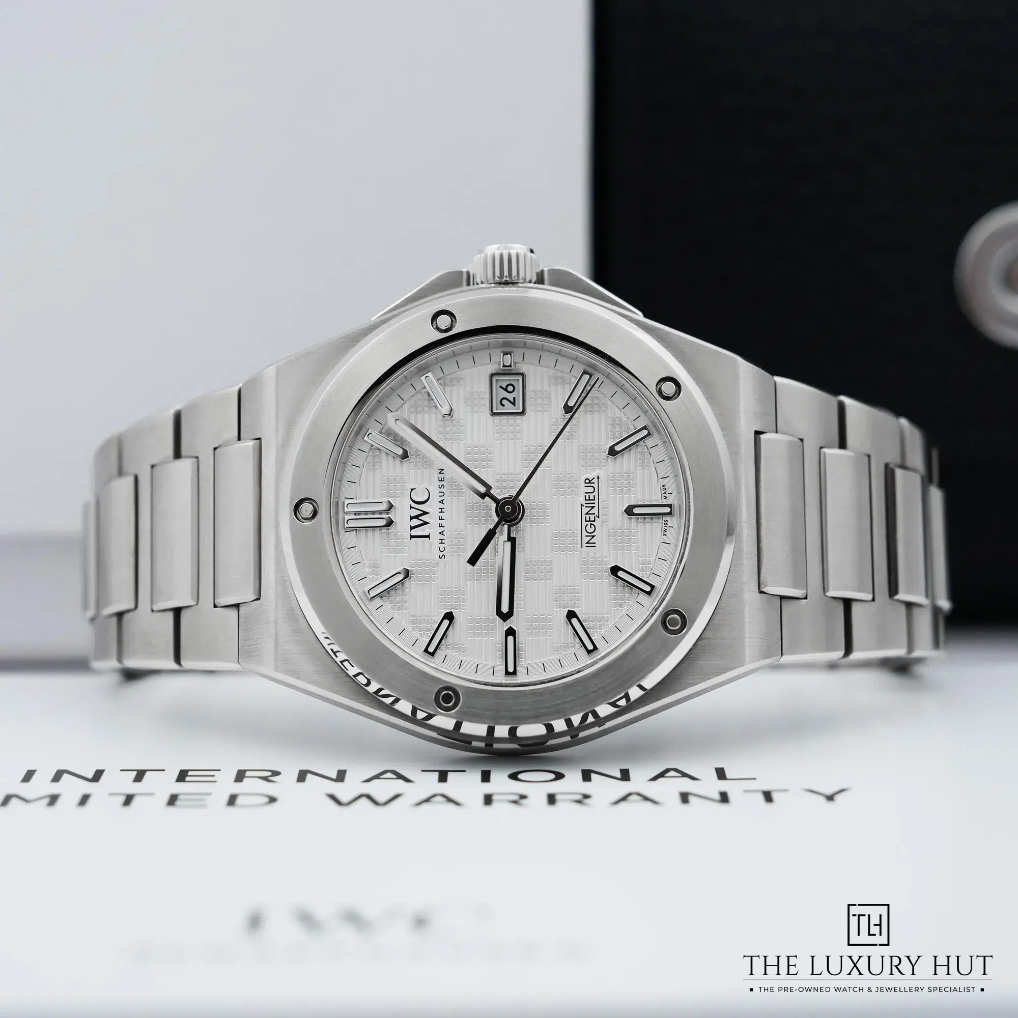 2026/04/71c23cc3-95ef-4e99-b47e-ff864f0811f5IWC_Ingenieur_Automatic_Steel_40mm_Silver_52913-c.jpg.webp