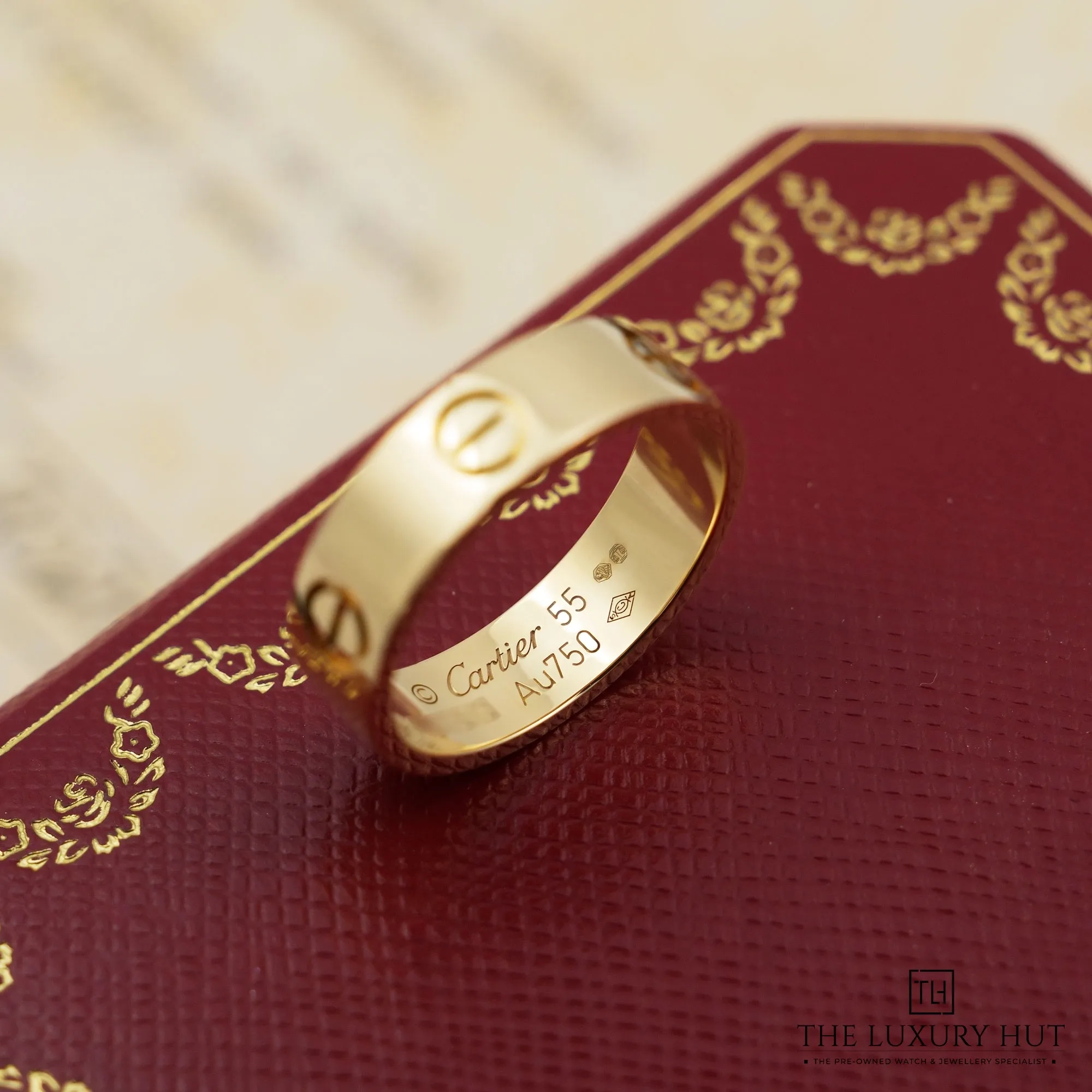 2026/04/858f574f-8d41-4ad6-9634-5a9c9097ca64Cartier_LOVE_Ring_Classic_Yellow_Gold_52888-c.jpg.webp