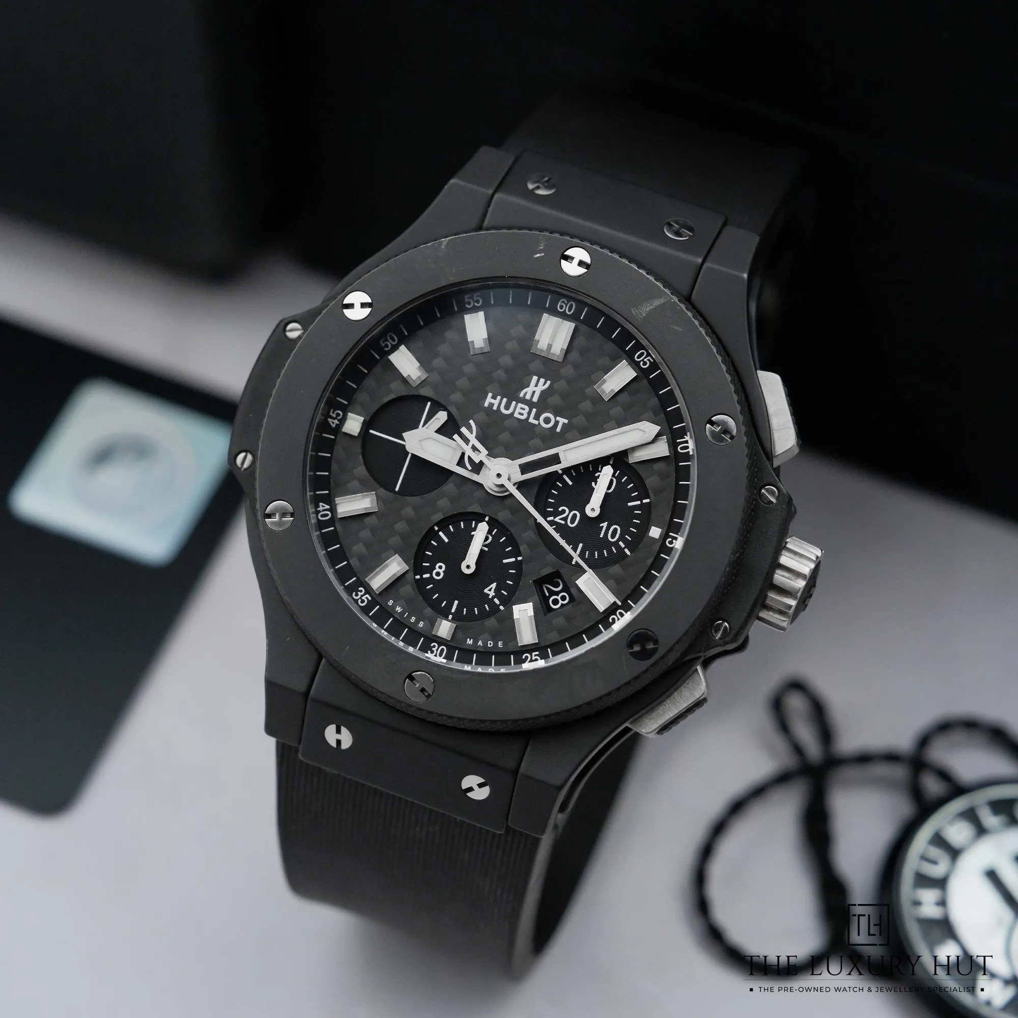 2026/04/86c80491-5bfa-428c-8ef7-8b8c6f457697Hublot_Big_Bang_Black_Magic_Ceramic_44mm_Black_52811-b.jpg.webp