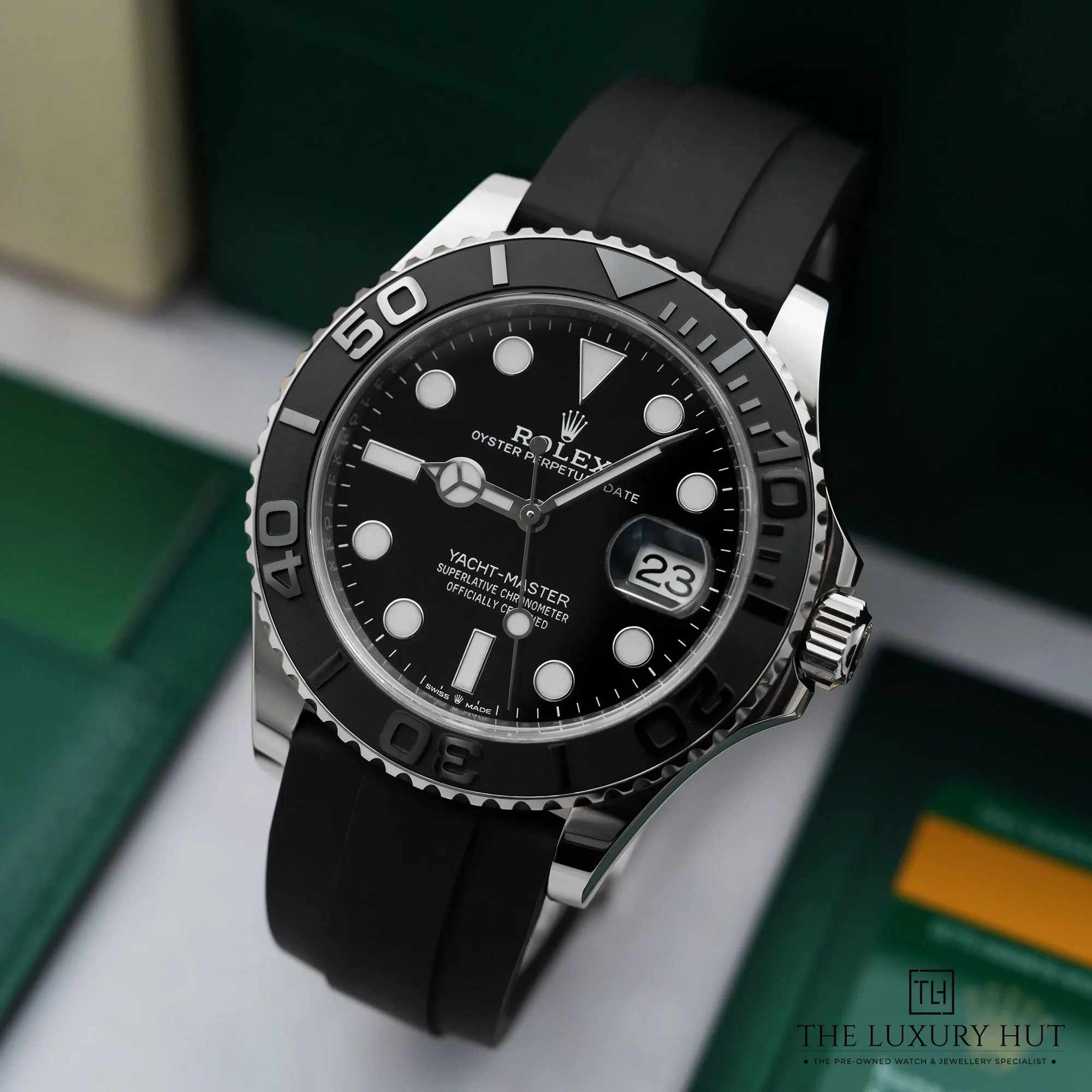 2026/04/881061a7-b875-4e0f-ae48-441886d50aa4Rolex_Yacht-Master_42mm_White_Gold_Black_52792-b.jpg.webp